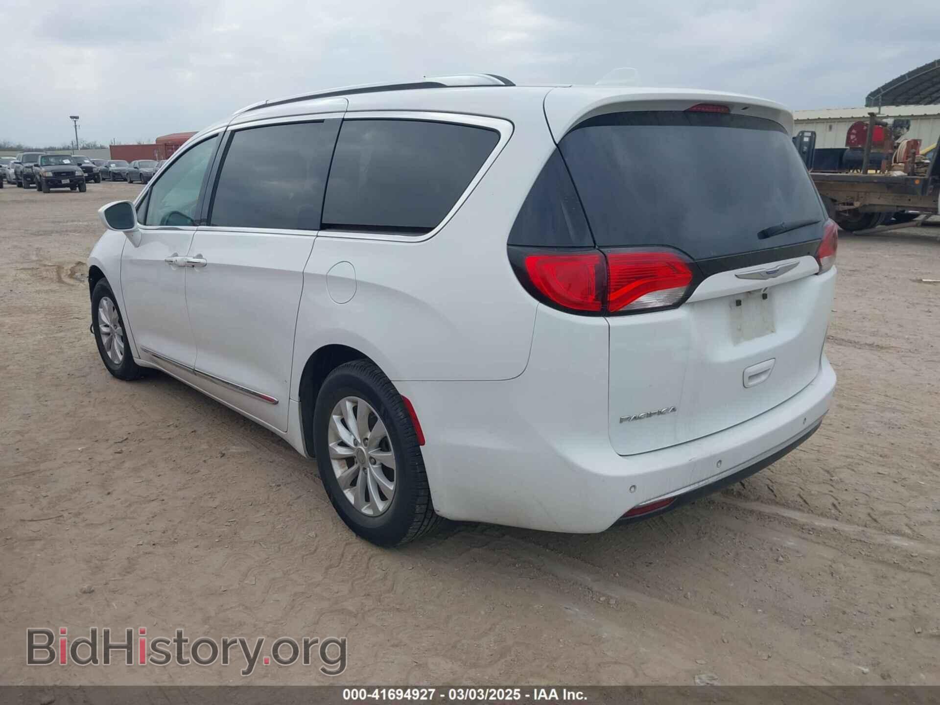 2019 CHRYSLER PACIFICA - VIN: 2C4RC1BG0KR560091 - Фото 3