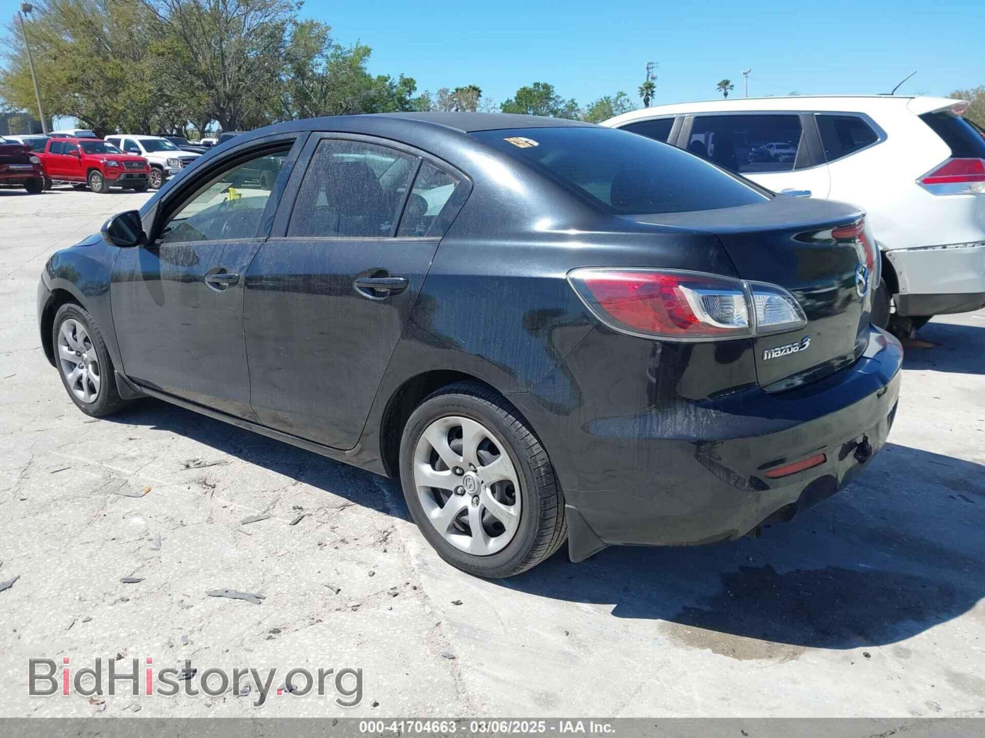 2013 MAZDA MAZDA3 - VIN: JM1BL1TF9D1826545 - Фото 3