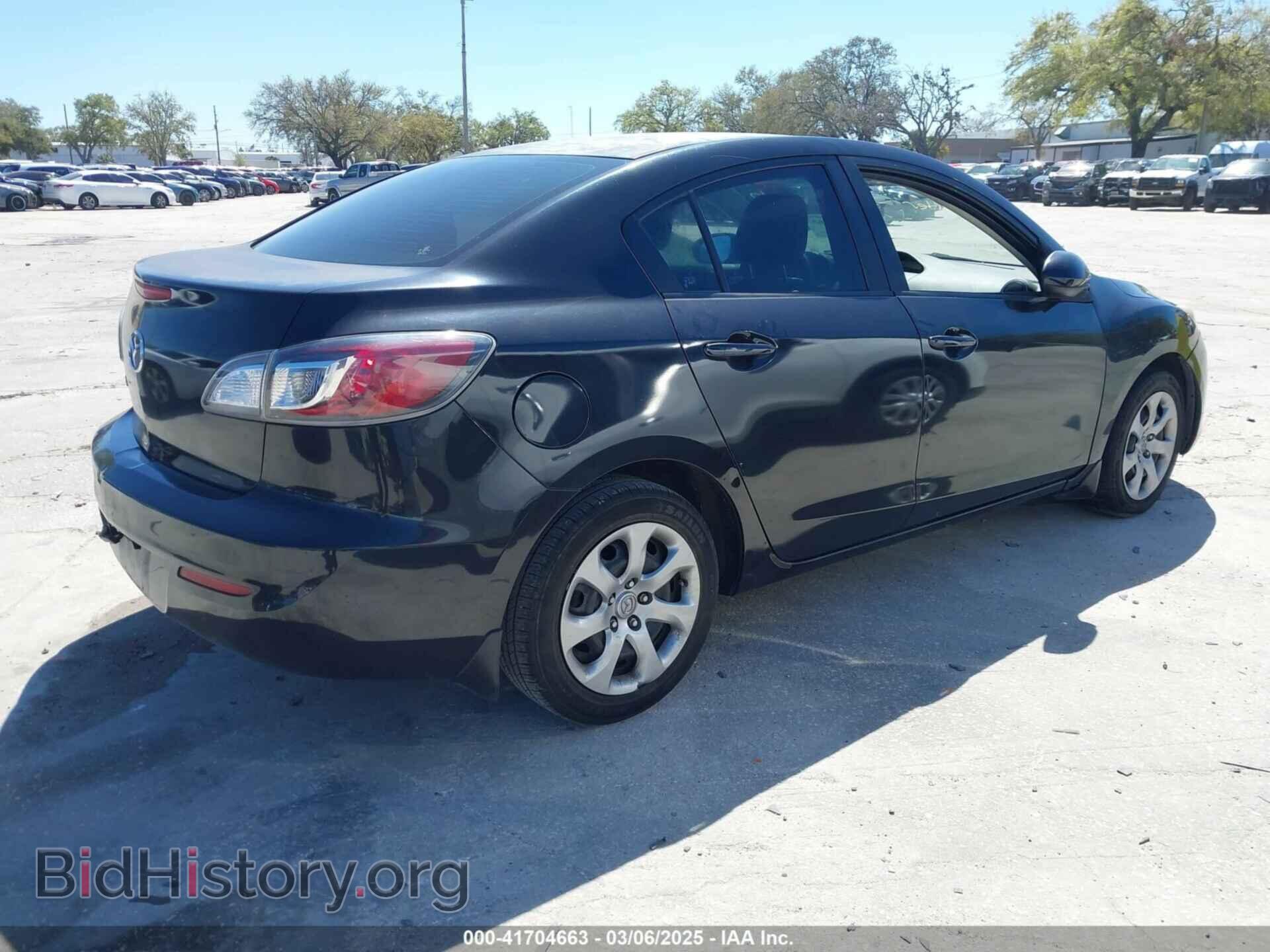 2013 MAZDA MAZDA3 - VIN: JM1BL1TF9D1826545 - Фото 4