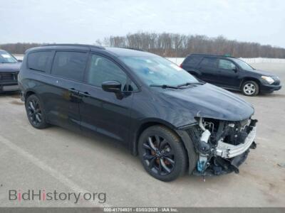 2020 Chrysler PACIFICA Touring, black — VIN 2C4RC1FG8LR150537, IAAI