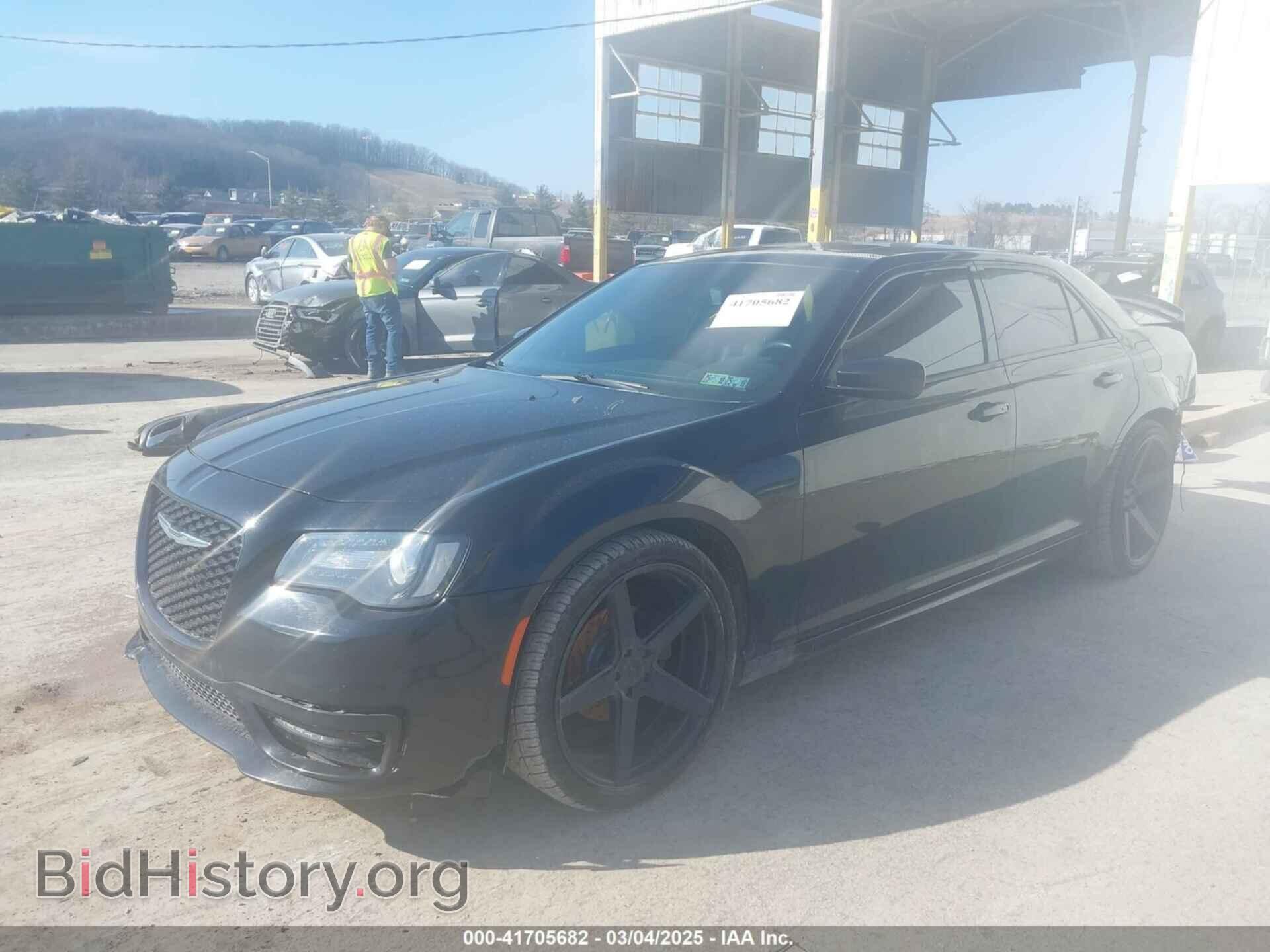 2017 CHRYSLER 300 - VIN: 2C3CCABG3HH615996 - Фото 2
