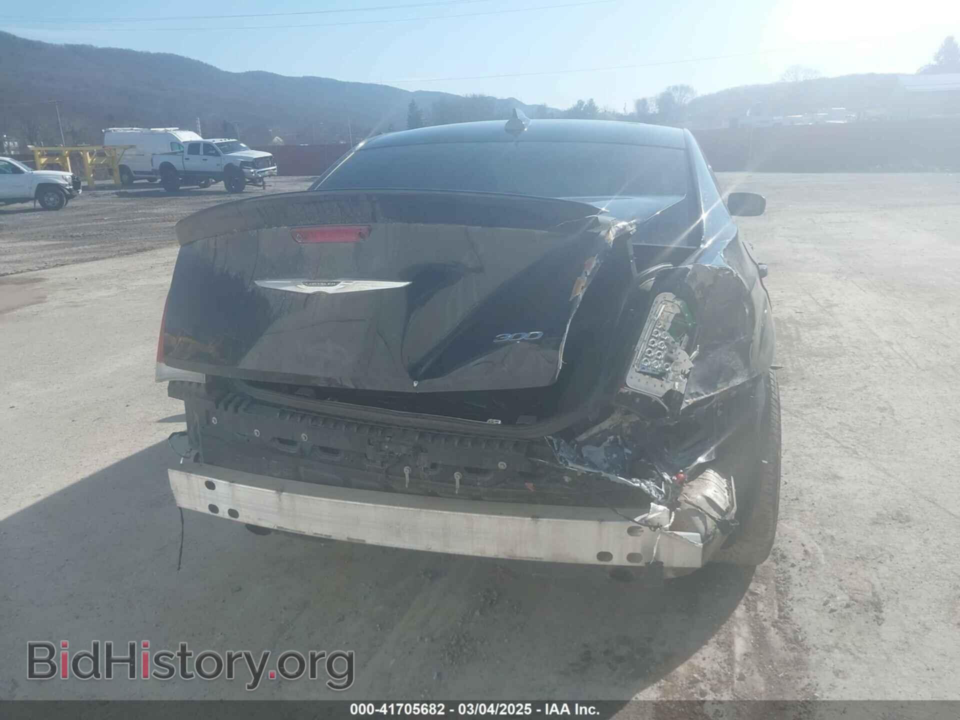 2017 CHRYSLER 300 - VIN: 2C3CCABG3HH615996 - Фото 6