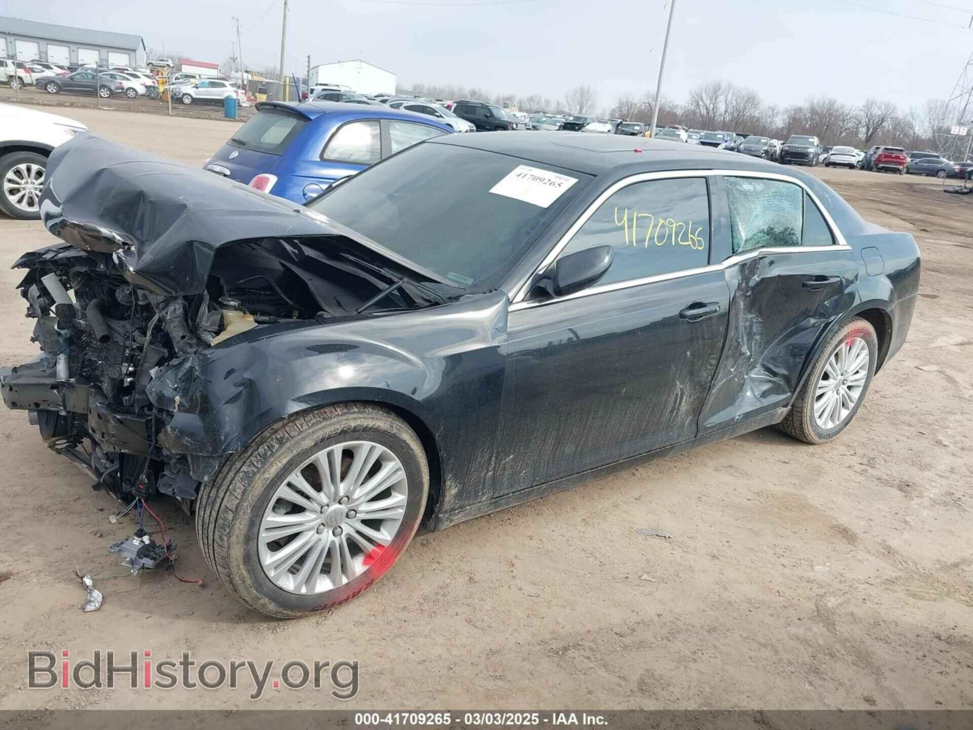 2014 CHRYSLER 300 - VIN: 2C3CCARG9EH356254 - Фото 2