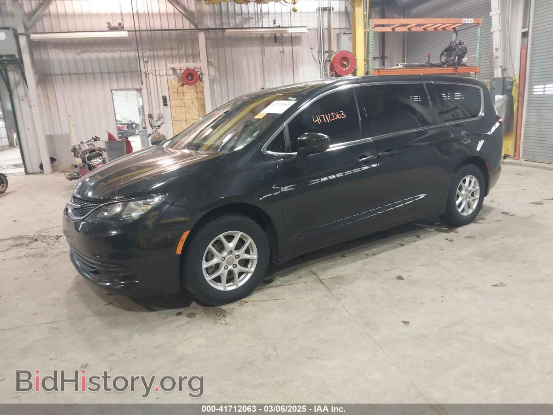 2017 CHRYSLER PACIFICA - VIN: 2C4RC1DG2HR702379 - Photo 2