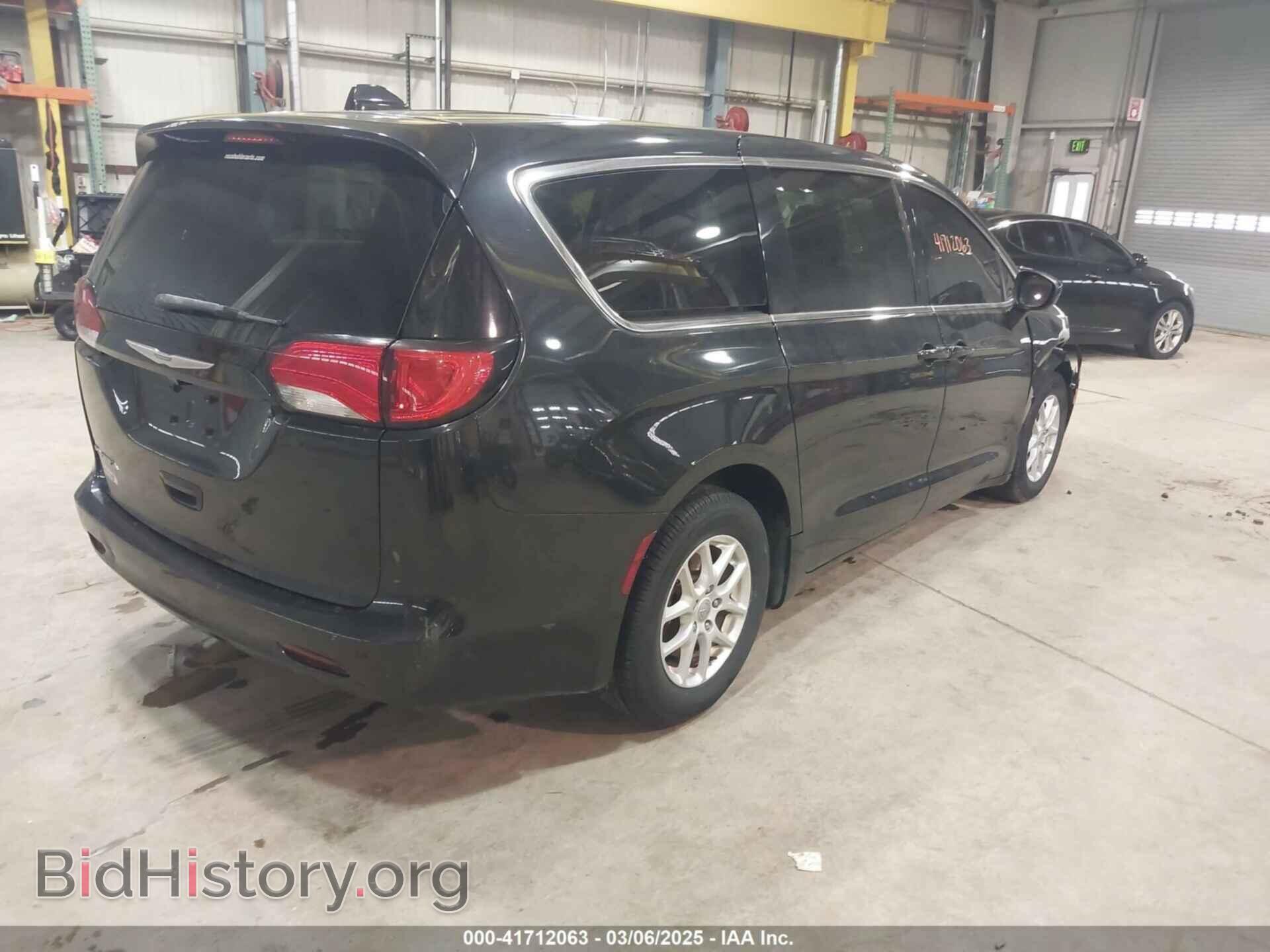 2017 CHRYSLER PACIFICA - VIN: 2C4RC1DG2HR702379 - Photo 4