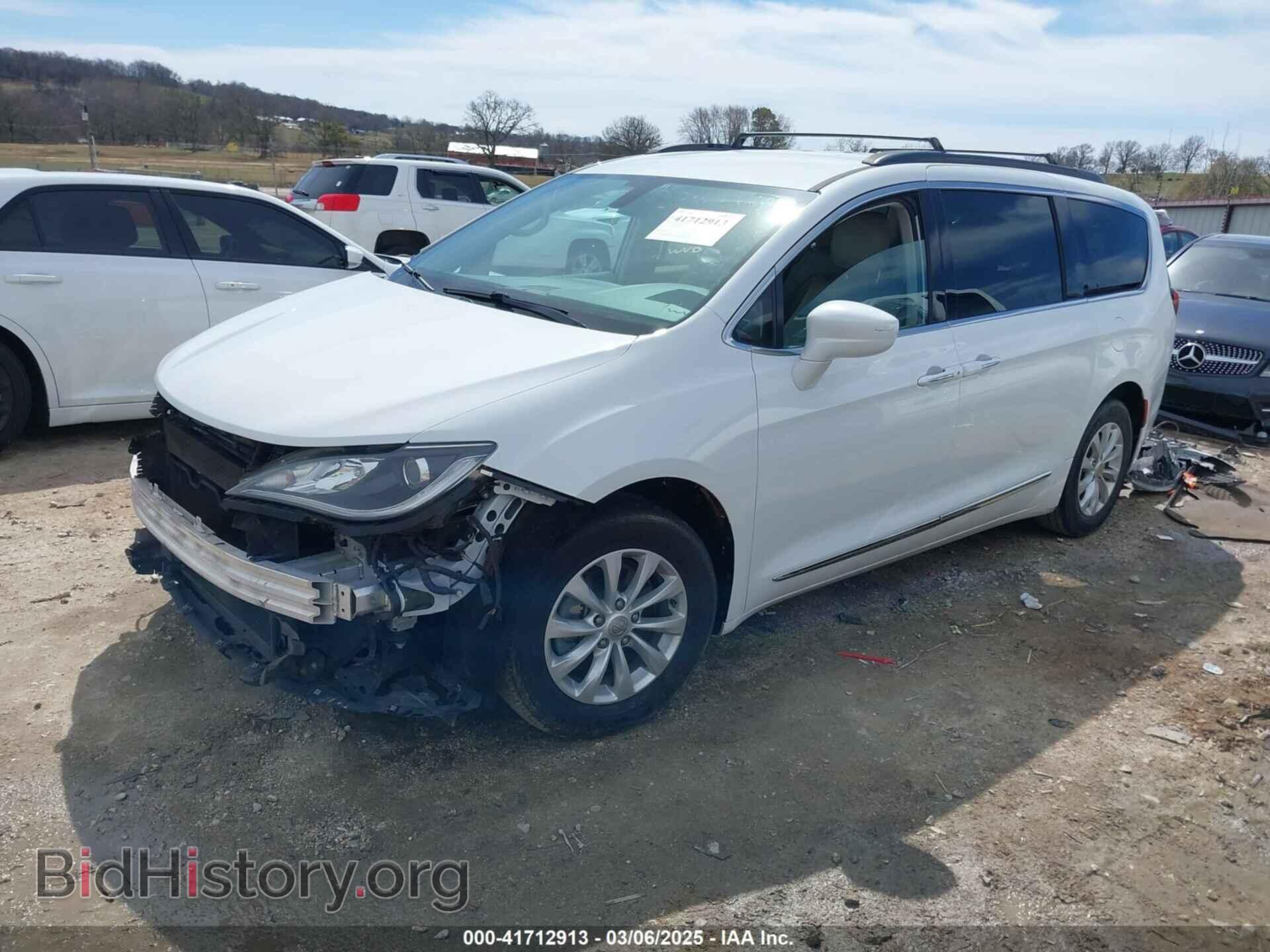 2017 CHRYSLER PACIFICA - VIN: 2C4RC1BG2HR524640 - Фото 2