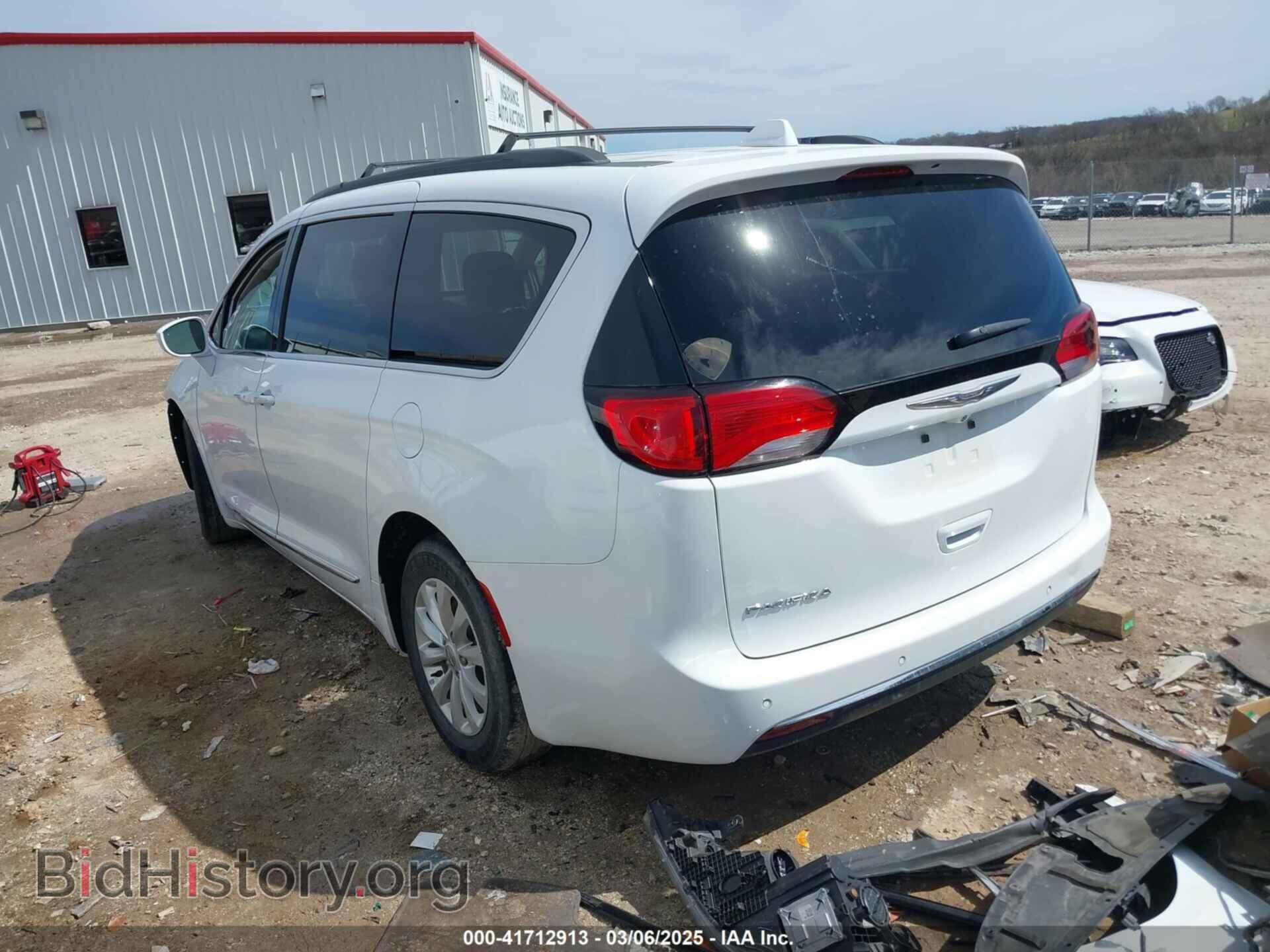 2017 CHRYSLER PACIFICA - VIN: 2C4RC1BG2HR524640 - Фото 3