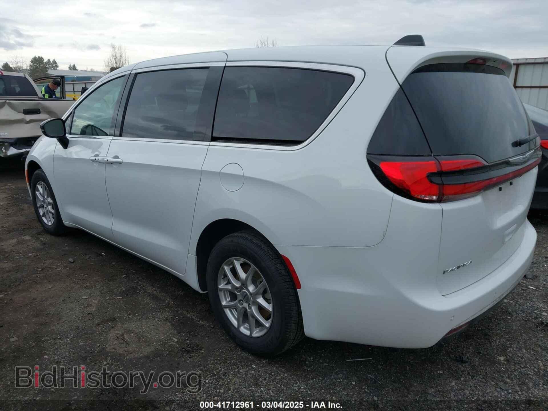 2025 CHRYSLER PACIFICA - VIN: 2C4RC1BG0SR516589 - Photo 3