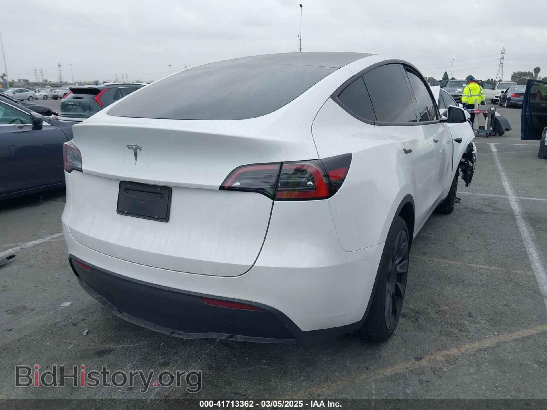 2024 TESLA MODEL Y - VIN: 7SAYGDED6RF166543 - Фото 4