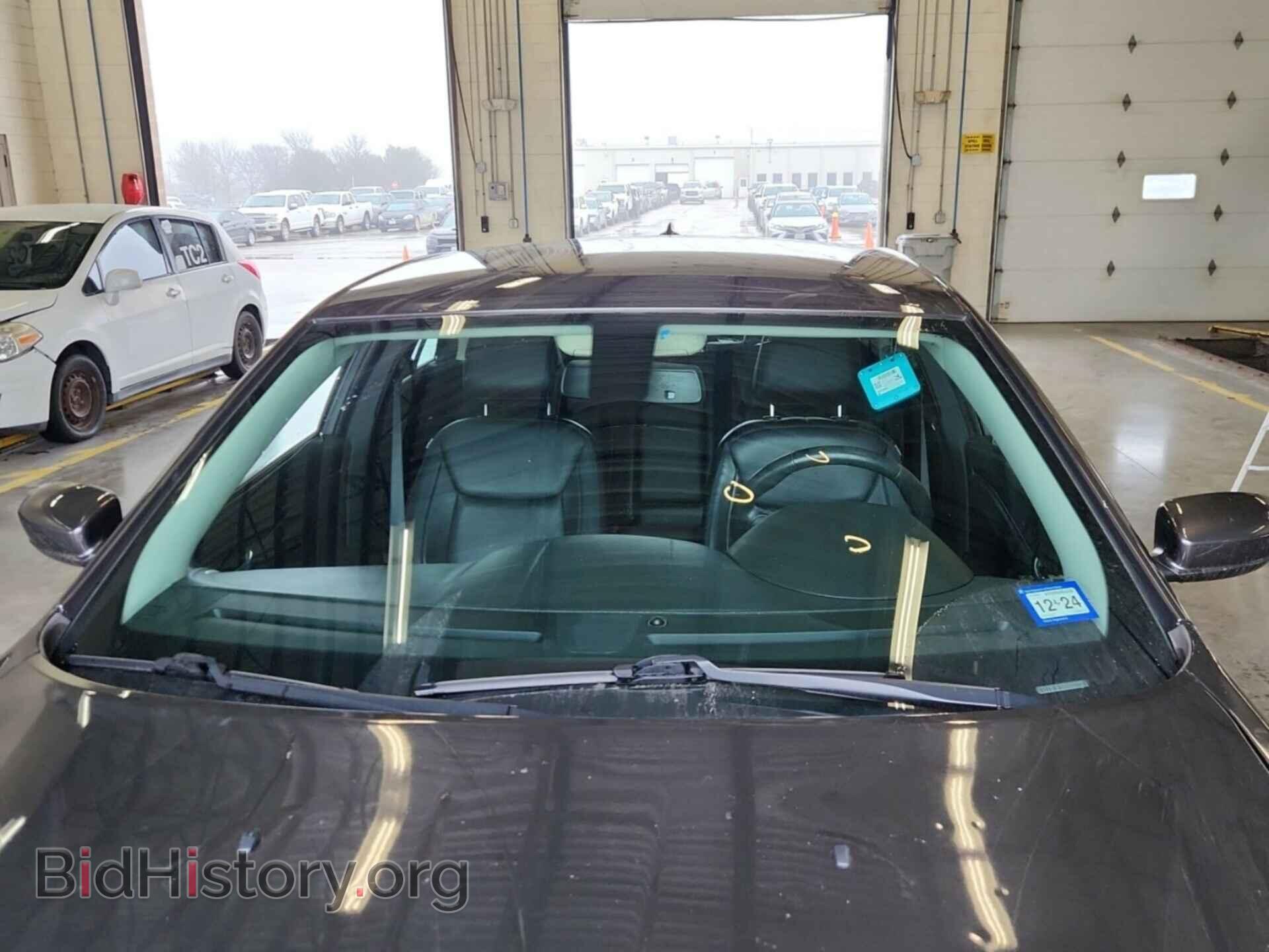 2019 CHRYSLER 300 - VIN: 2C3CCAAG3KH566159 - Фото 9