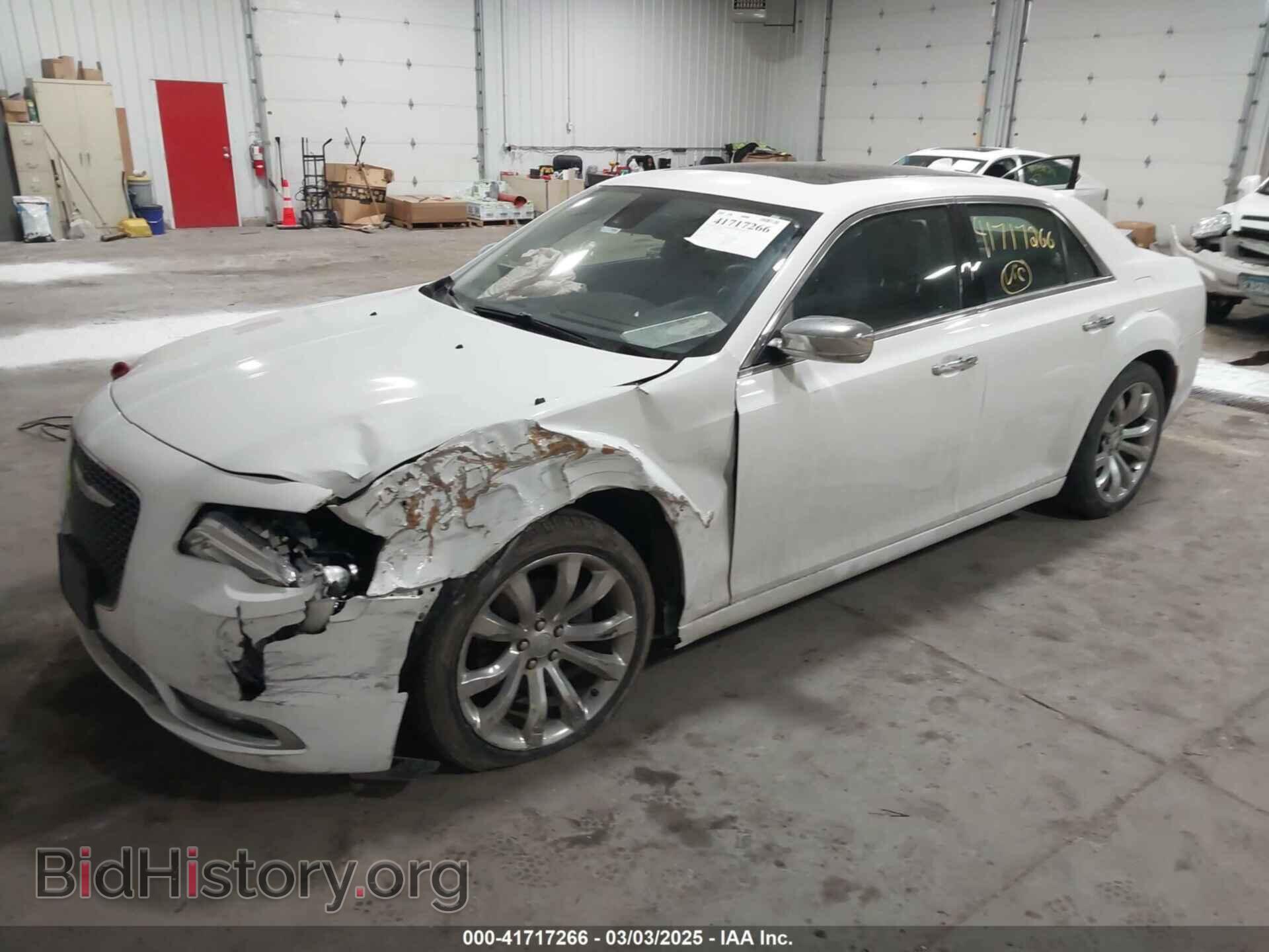 2018 CHRYSLER 300 - VIN: 2C3CCAEG9JH263797 - Фото 2