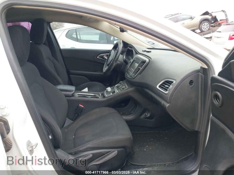 2016 Chrysler 200 (VIN 1C3CCCAB3GN126666) — фото 5 из 19