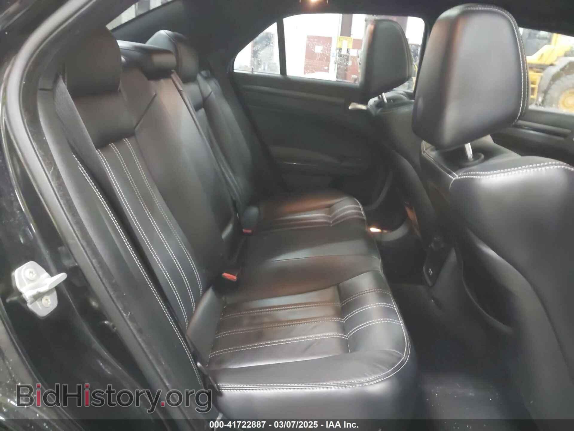 2015 CHRYSLER 300 - VIN: 2C3CCABG4FH859797 - Фото 8
