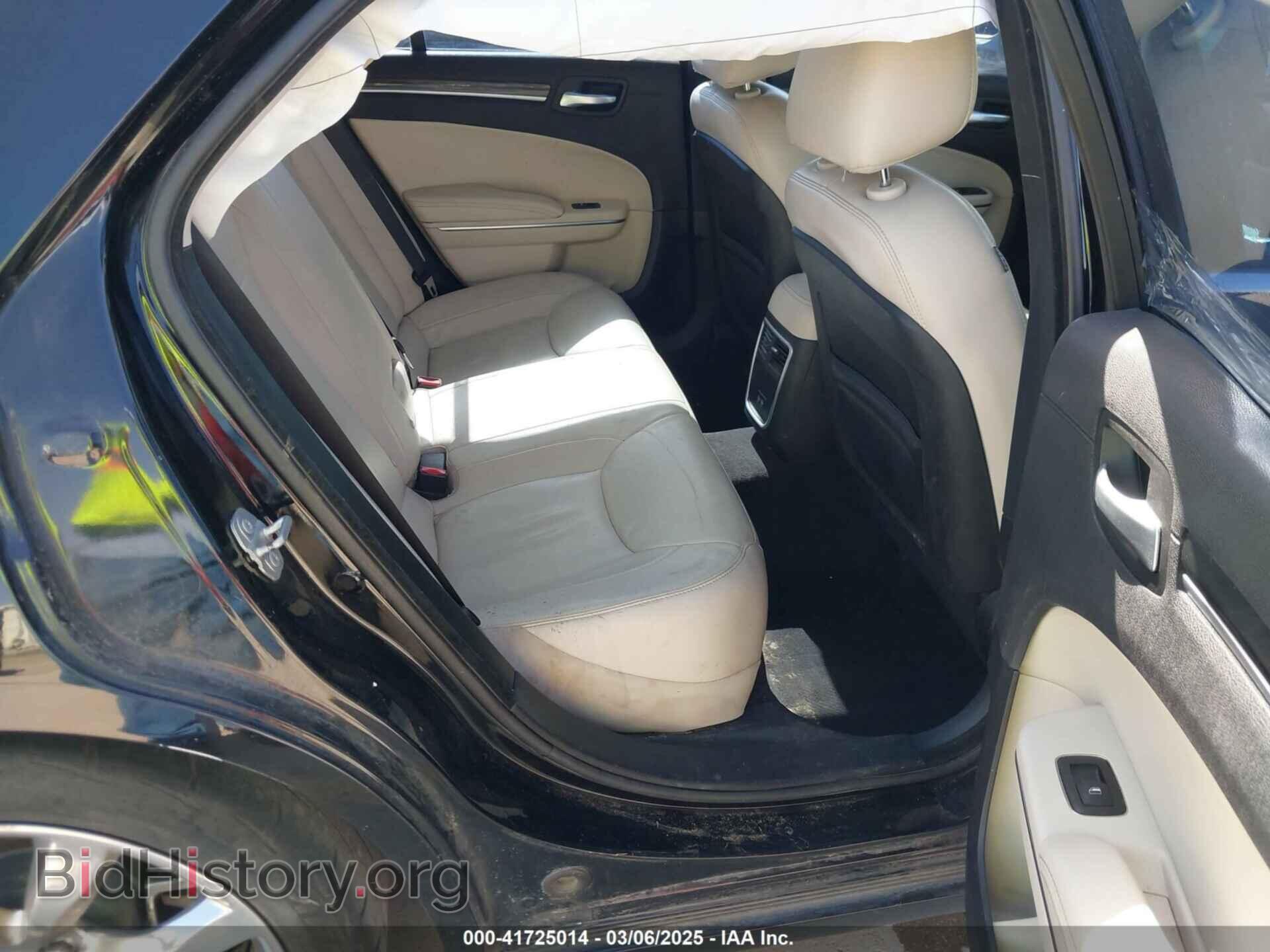 2017 CHRYSLER 300 - VIN: 2C3CCAAG2HH588162 - Фото 8