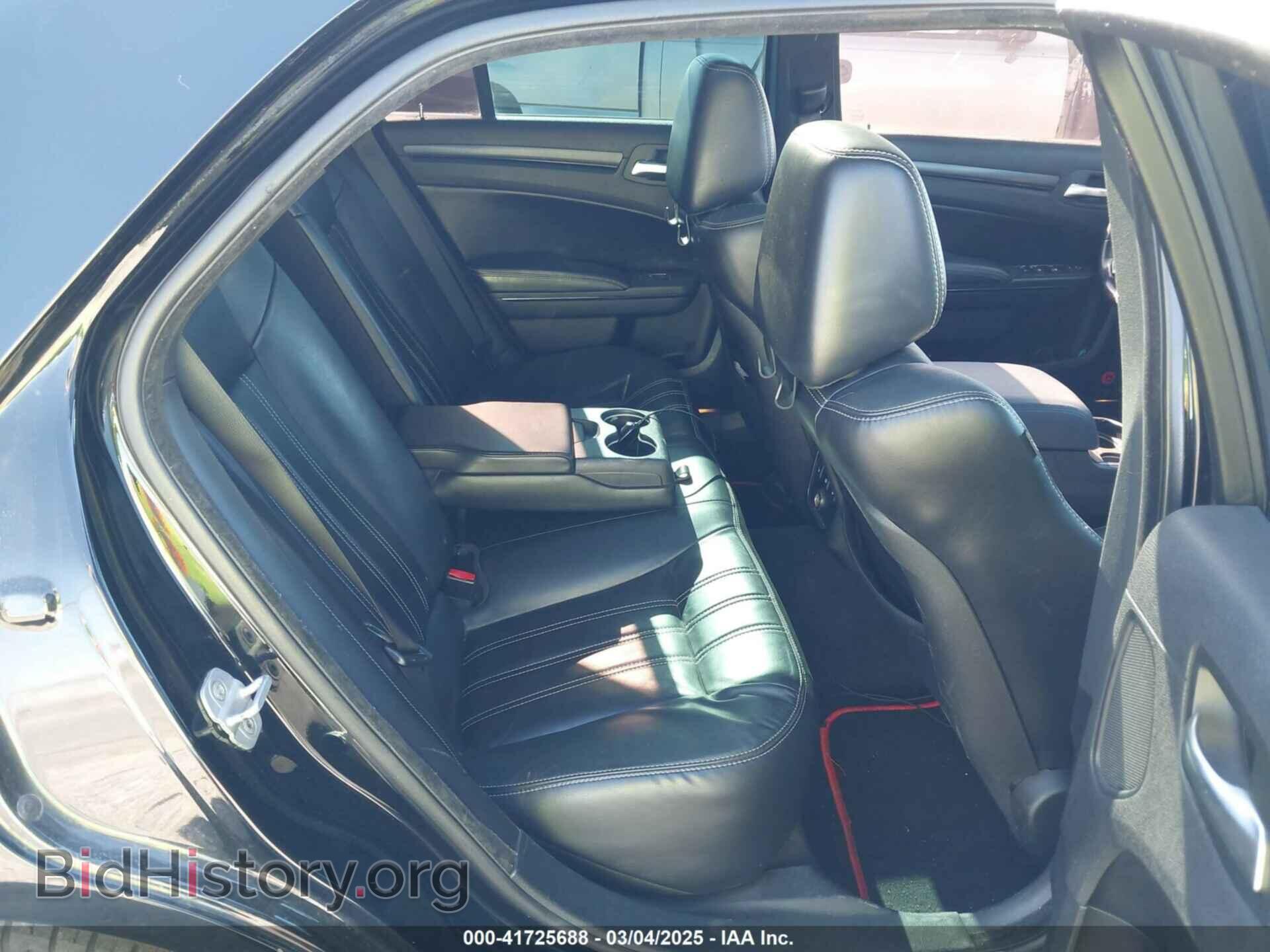 2013 CHRYSLER 300 - VIN: 2C3CCABT2DH600560 - Фото 8
