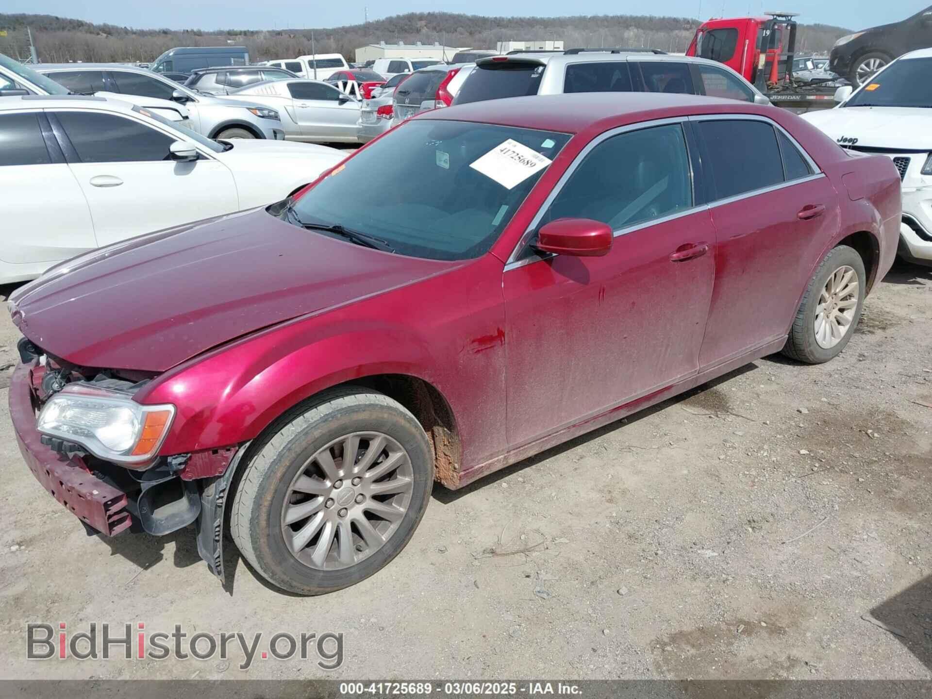 2013 CHRYSLER 300 - VIN: 2C3CCAAG3DH658472 - Фото 2