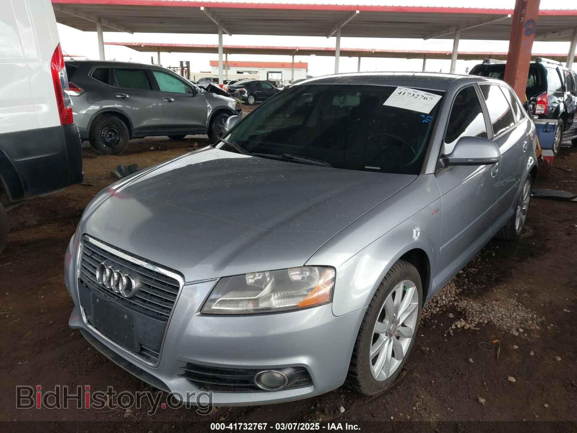 2010 AUDI A3 - VIN: WAUBEBFM5AA112852 - Фото 2