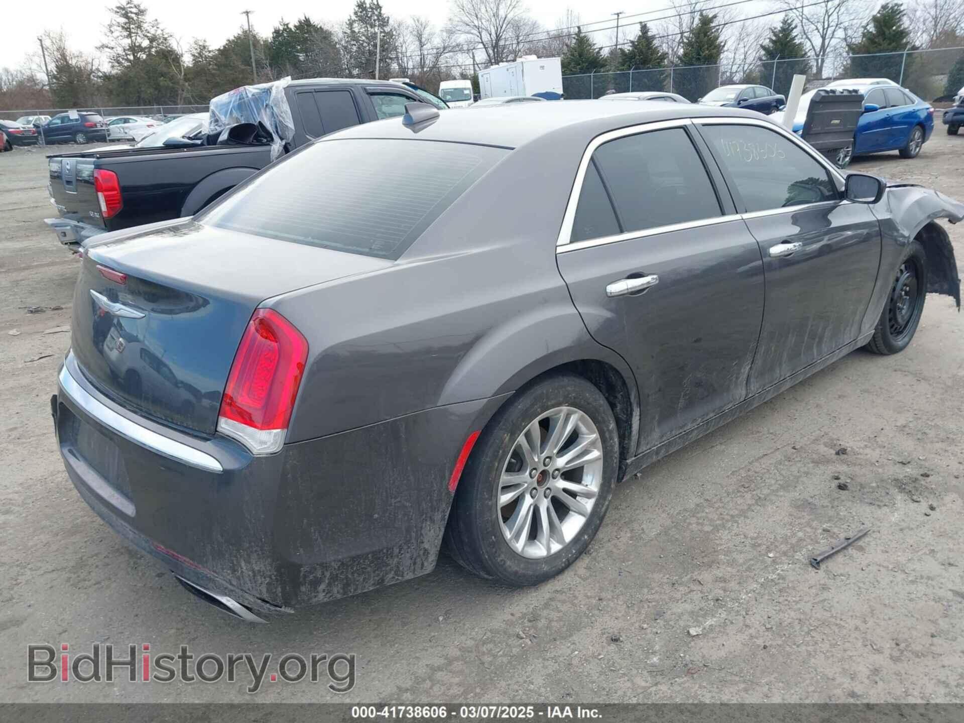2017 CHRYSLER 300 - VIN: 2C3CCAAG7HH617820 - Фото 4
