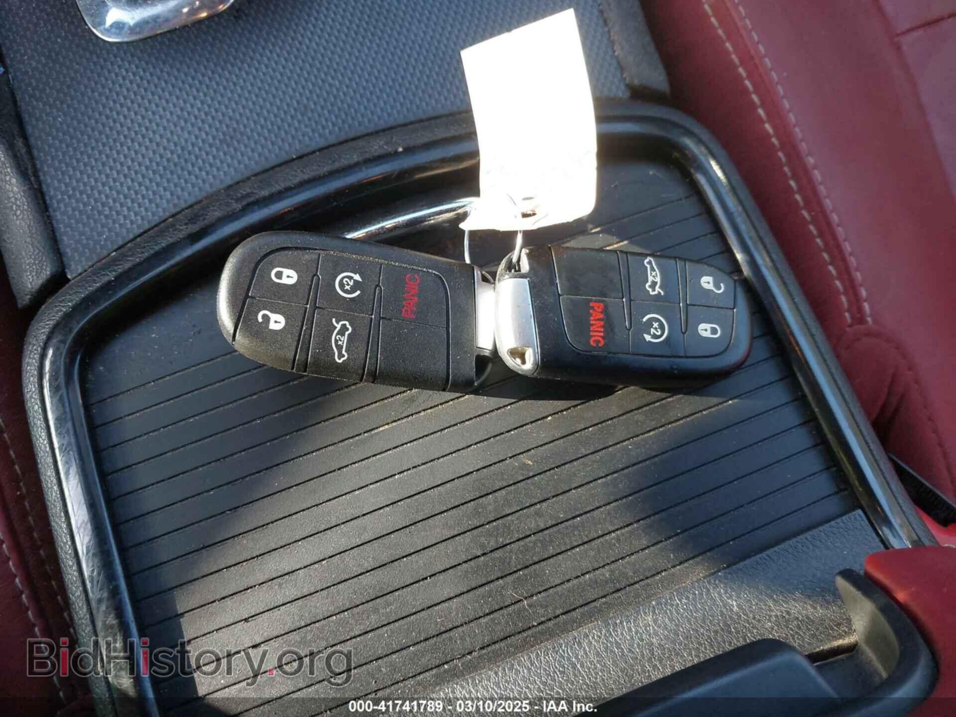 2014 CHRYSLER 300 - VIN: 2C3CCAGG6EH207030 - Фото 11