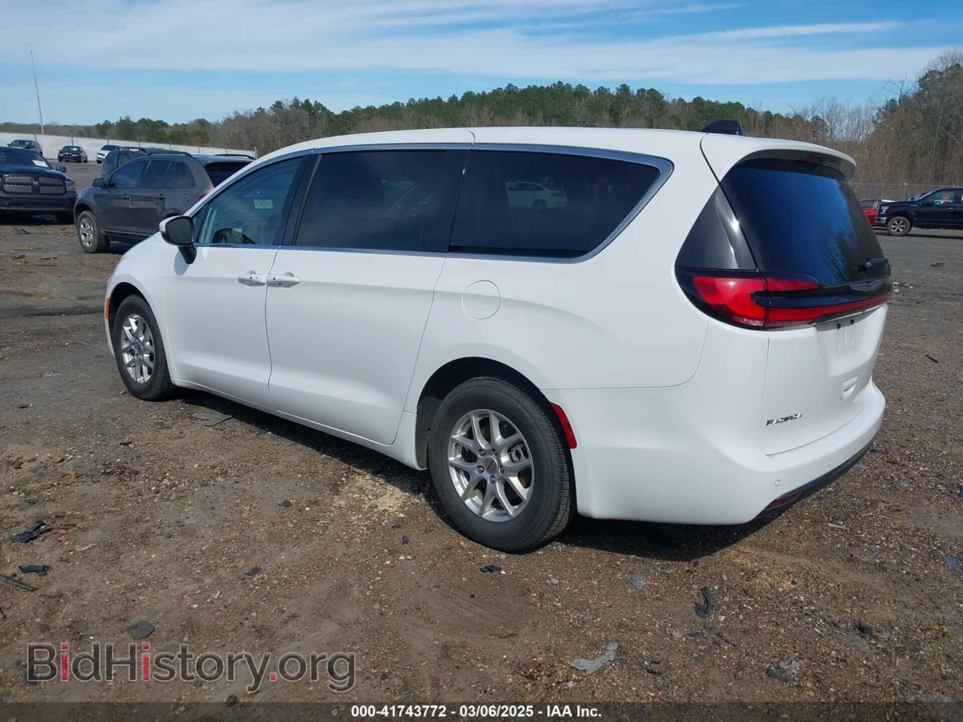 2023 CHRYSLER PACIFICA - VIN: 2C4RC1BG1PR557529 - Фото 3