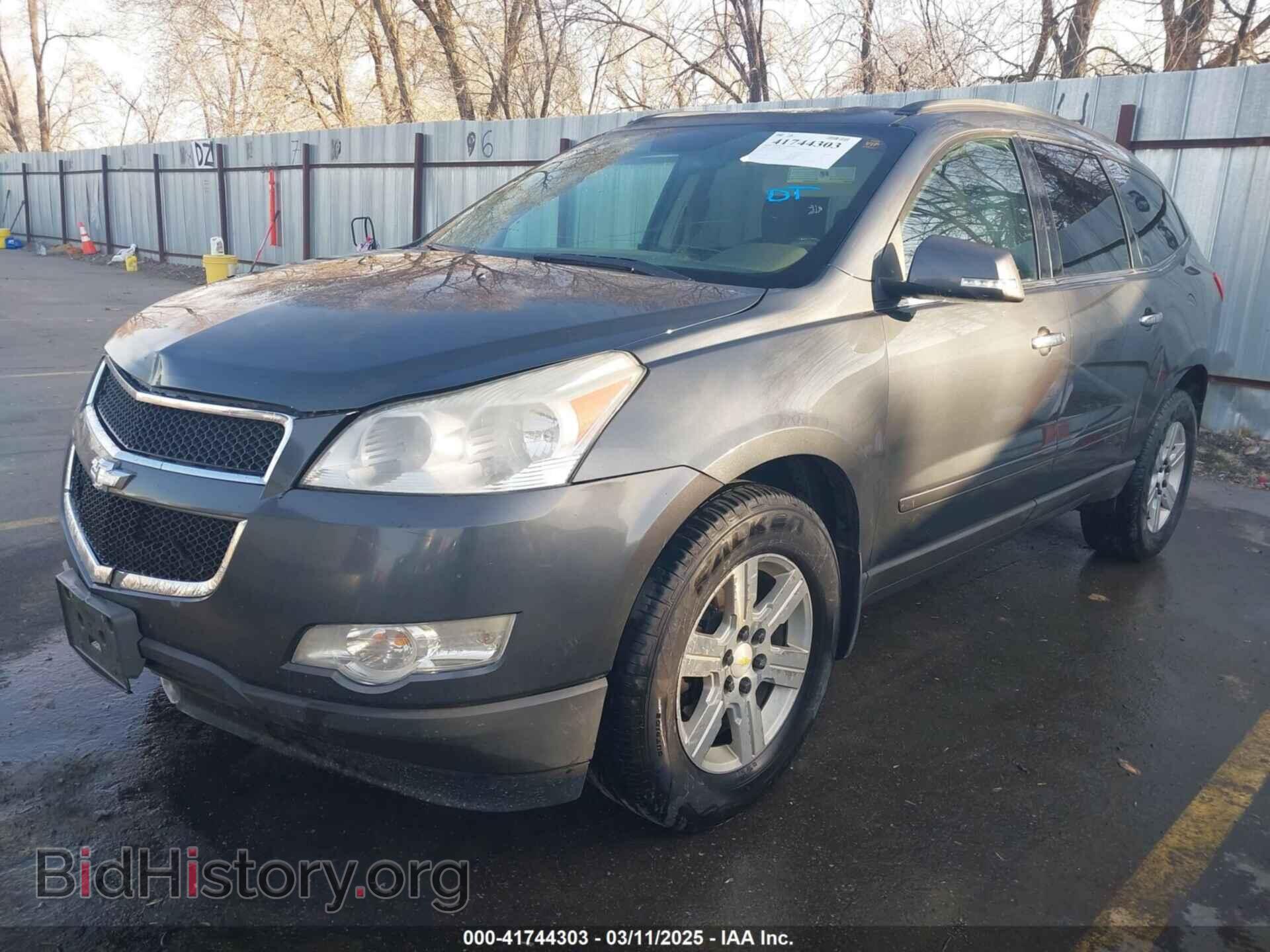 2010 CHEVROLET TRAVERSE - VIN: 1GNLVFED6AJ261908 - Фото 2