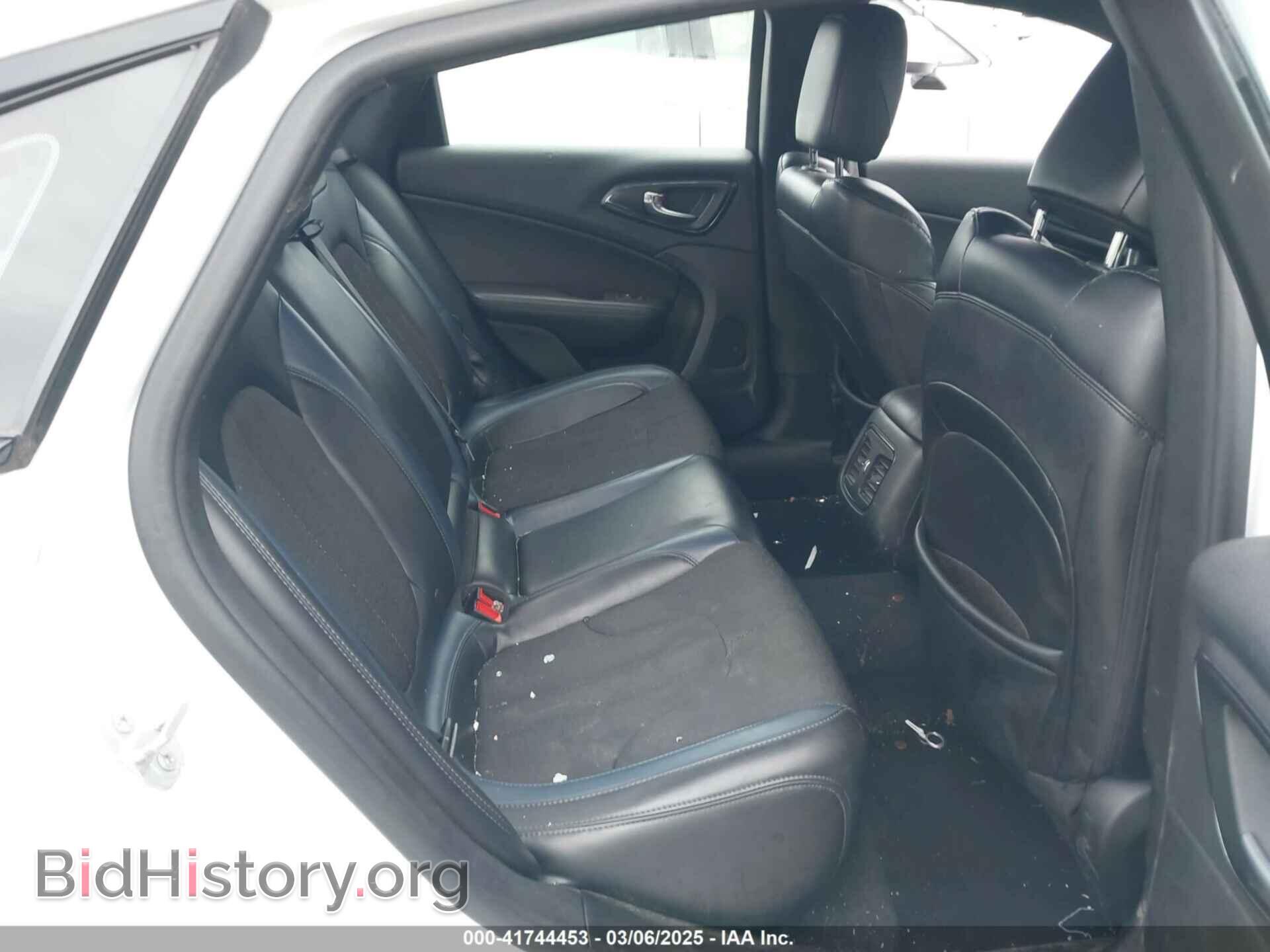 2015 CHRYSLER 200 - VIN: 1C3CCCDG4FN630360 - Photo 8