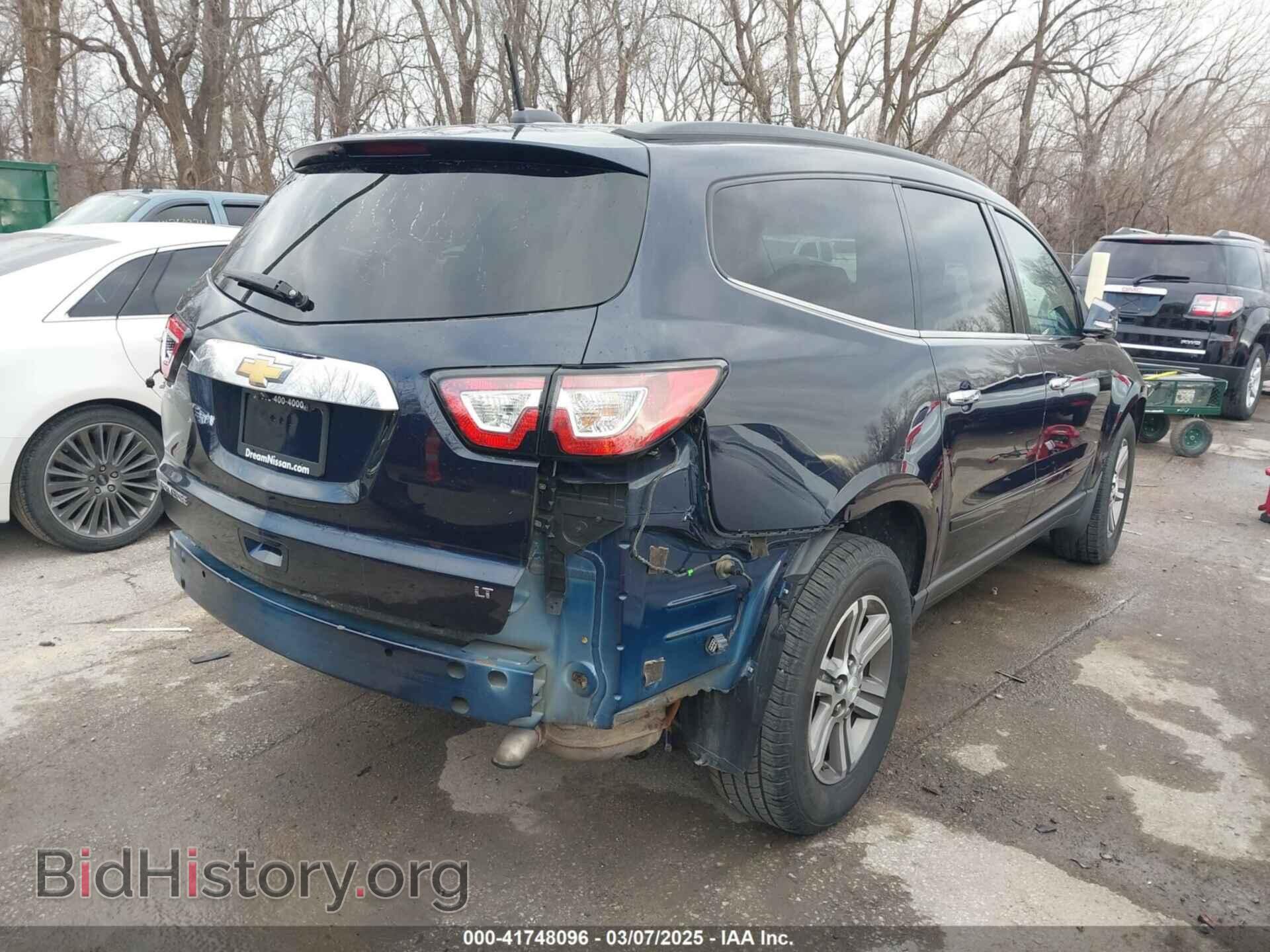 2017 CHEVROLET TRAVERSE - VIN: 1GNKRHKD2HJ165669 - Фото 4