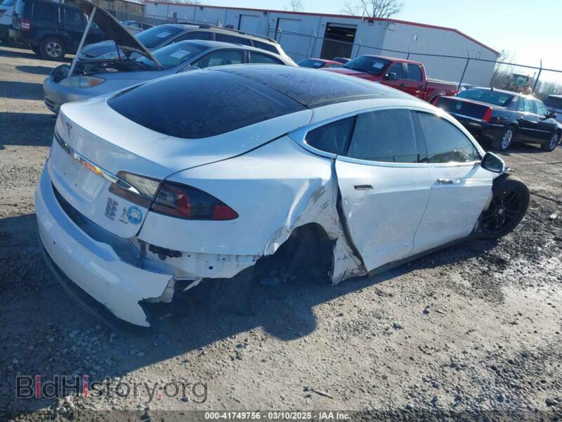2013 Tesla MODEL S (VIN 5YJSA1CN5DFP26317) — фото 4 из 15