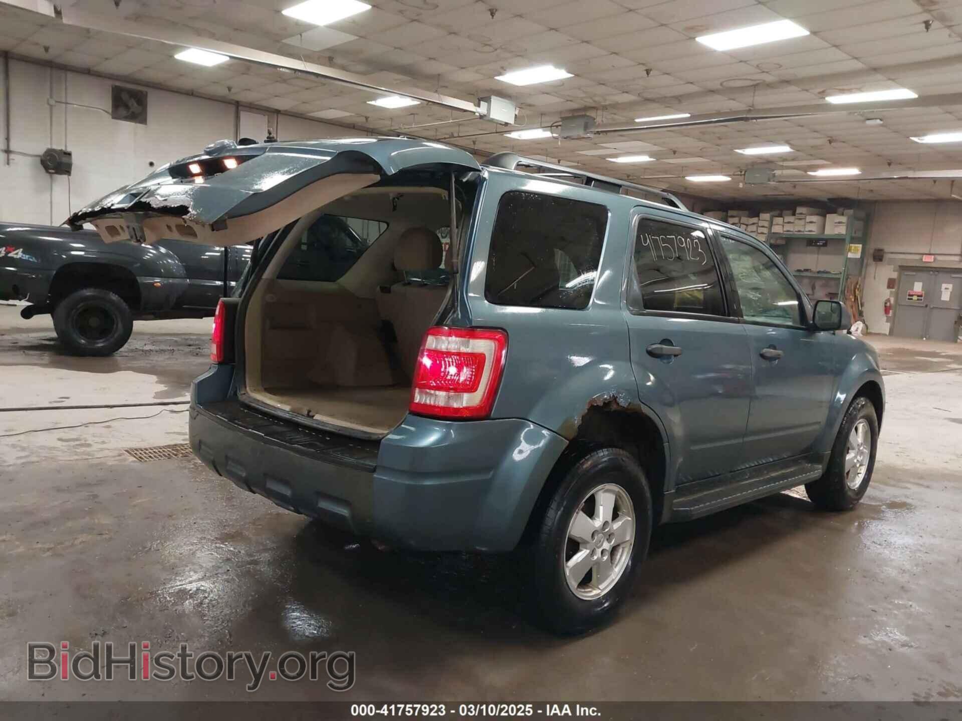 2011 FORD ESCAPE - VIN: 1FMCU0D74BKB17317 - Фото 4