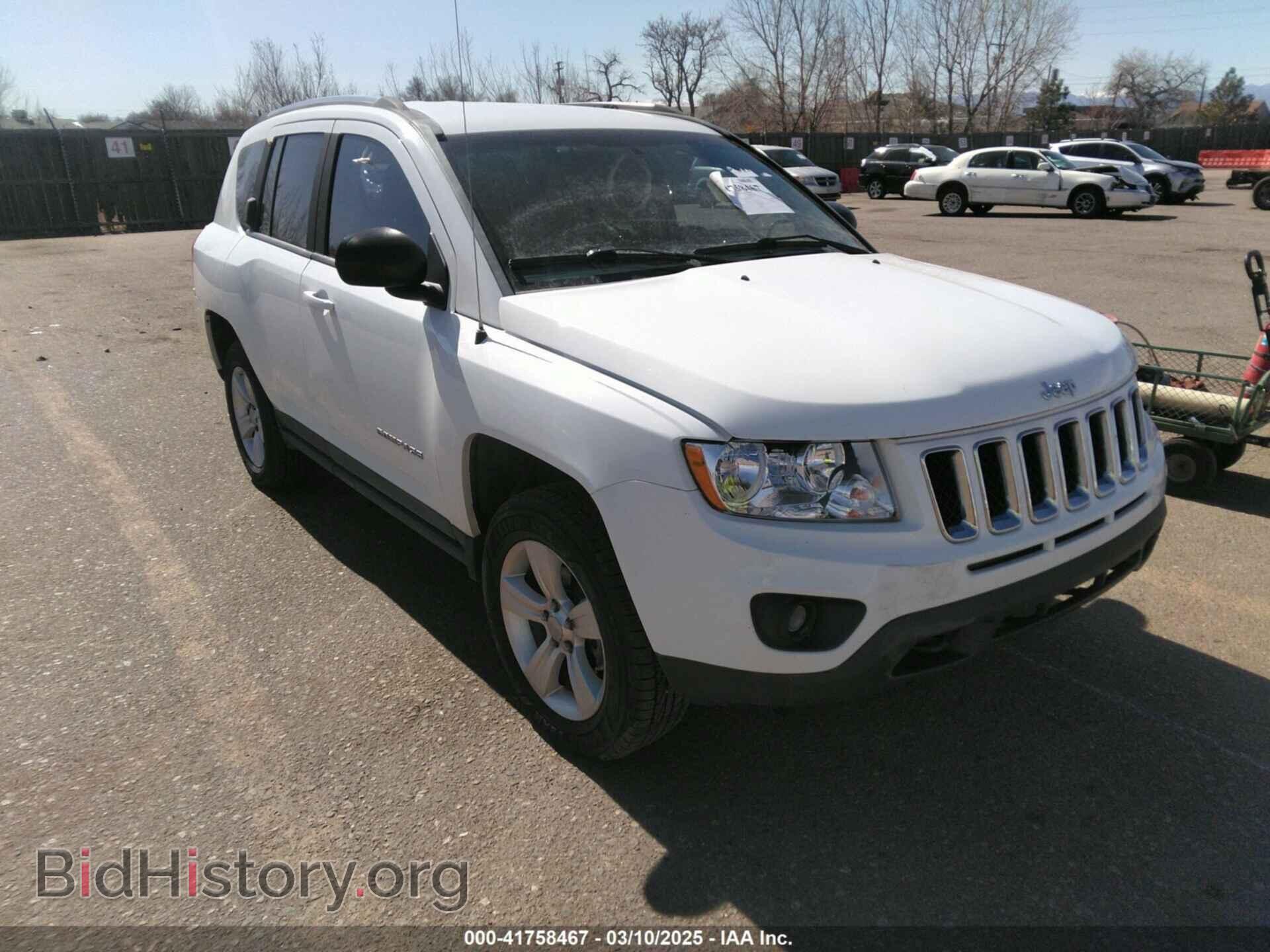 Photo 1J4NF5FB7BD281746 - JEEP COMPASS 2011