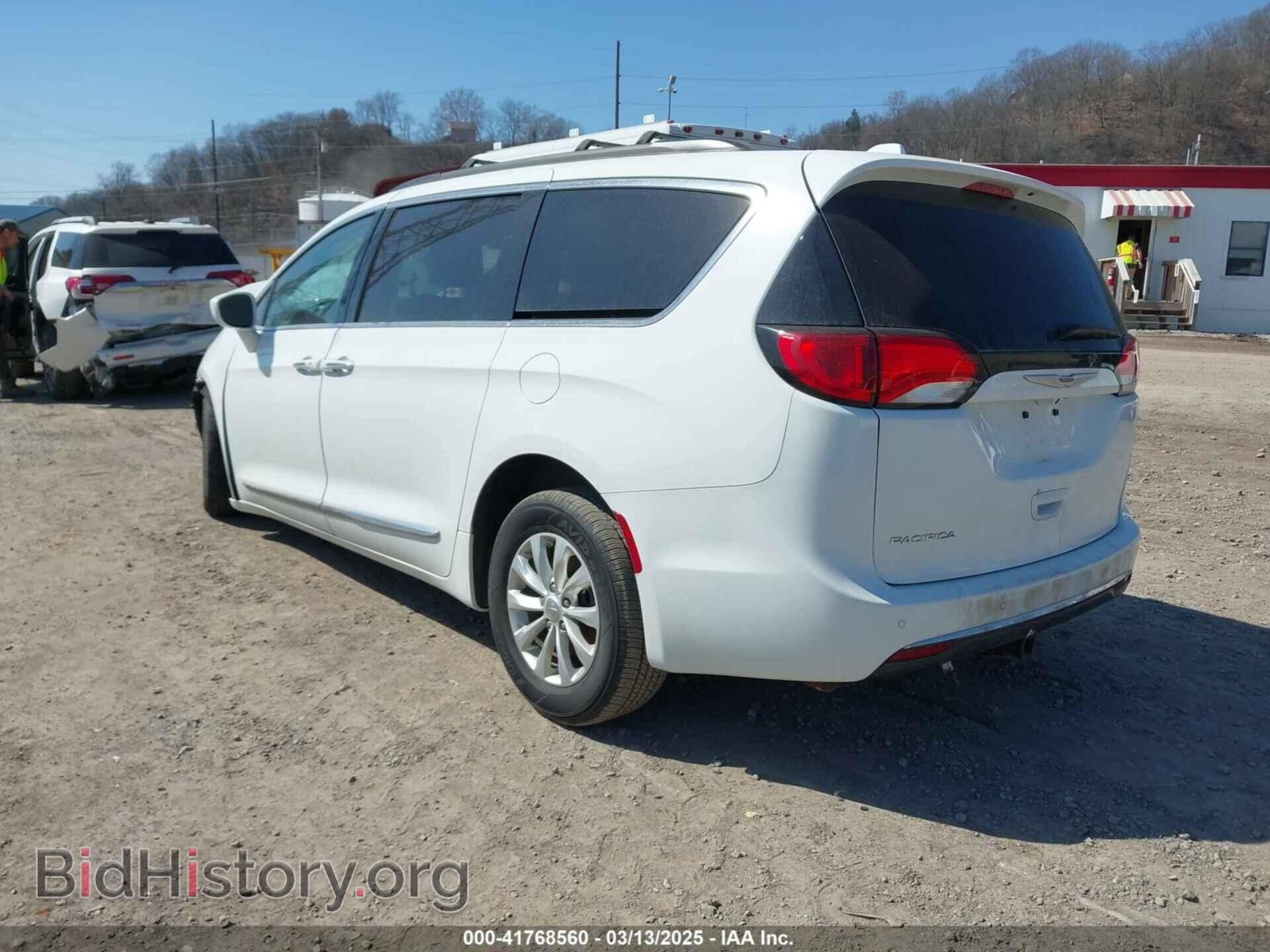 2017 CHRYSLER PACIFICA - VIN: 2C4RC1BGXHR711916 - Фото 3