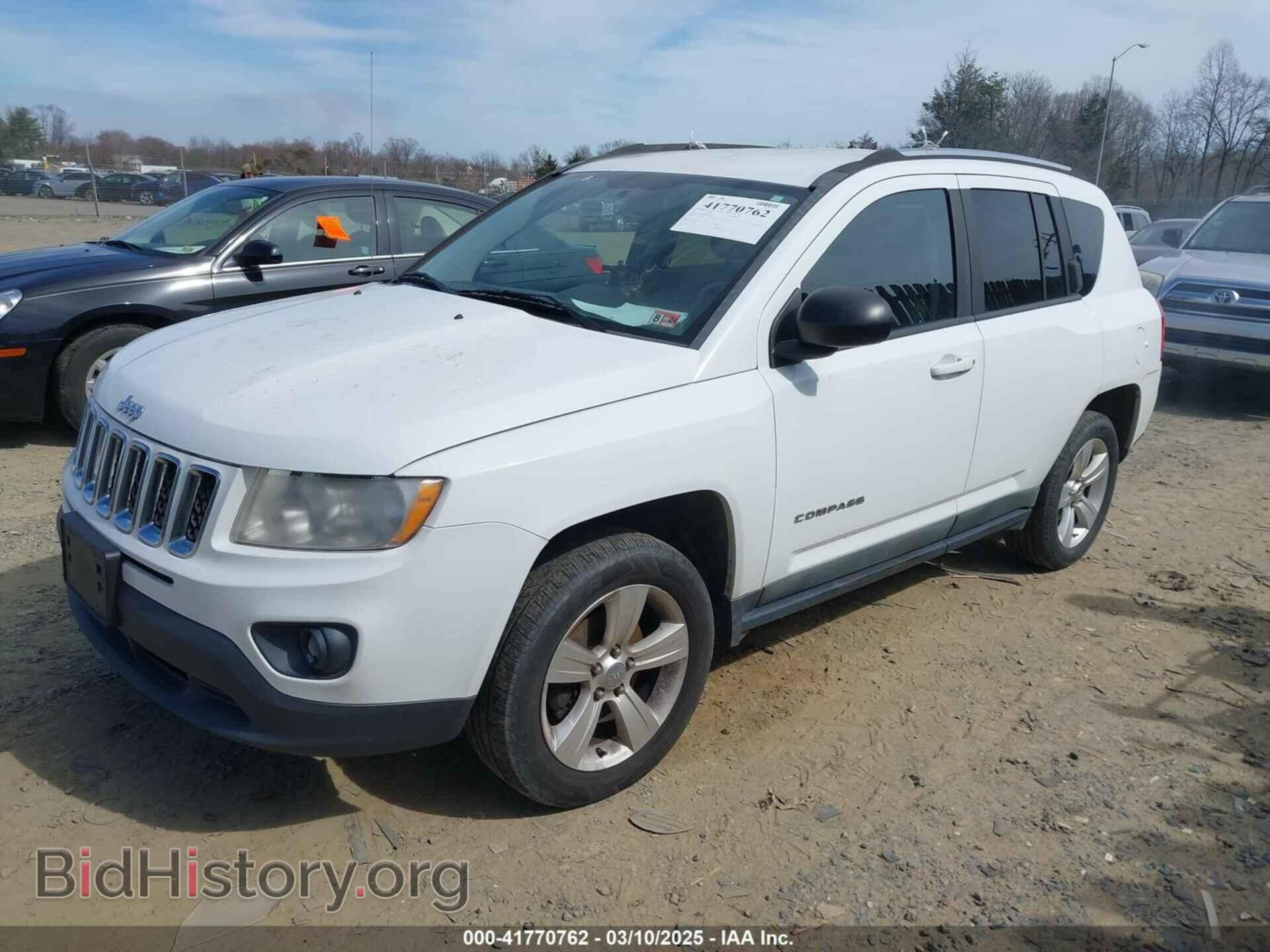 2011 JEEP COMPASS - VIN: 1J4NF1FB2BD258223 - Photo 2