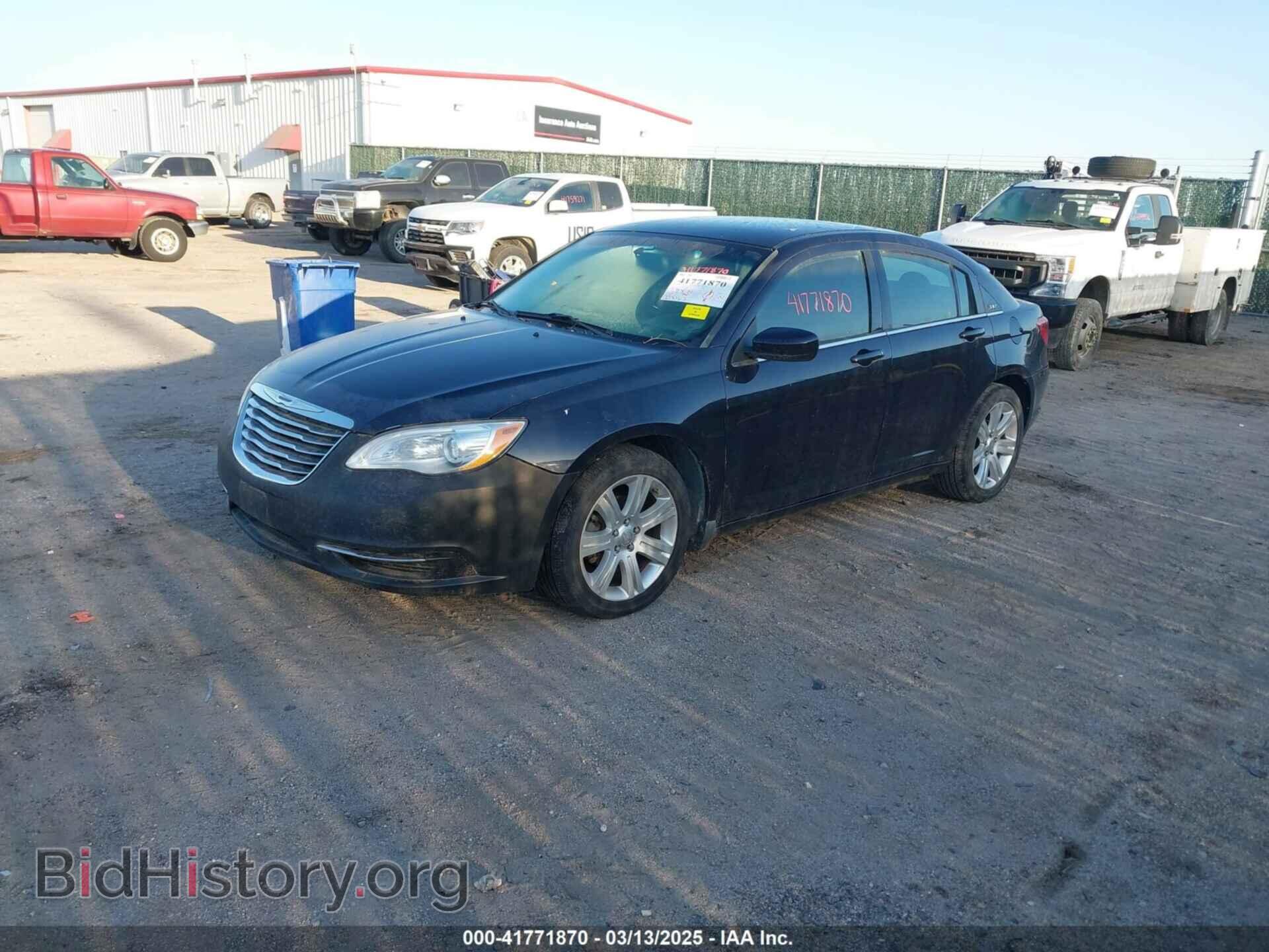 2012 CHRYSLER 200 - VIN: 1C3CCBBG2CN307806 - Фото 2