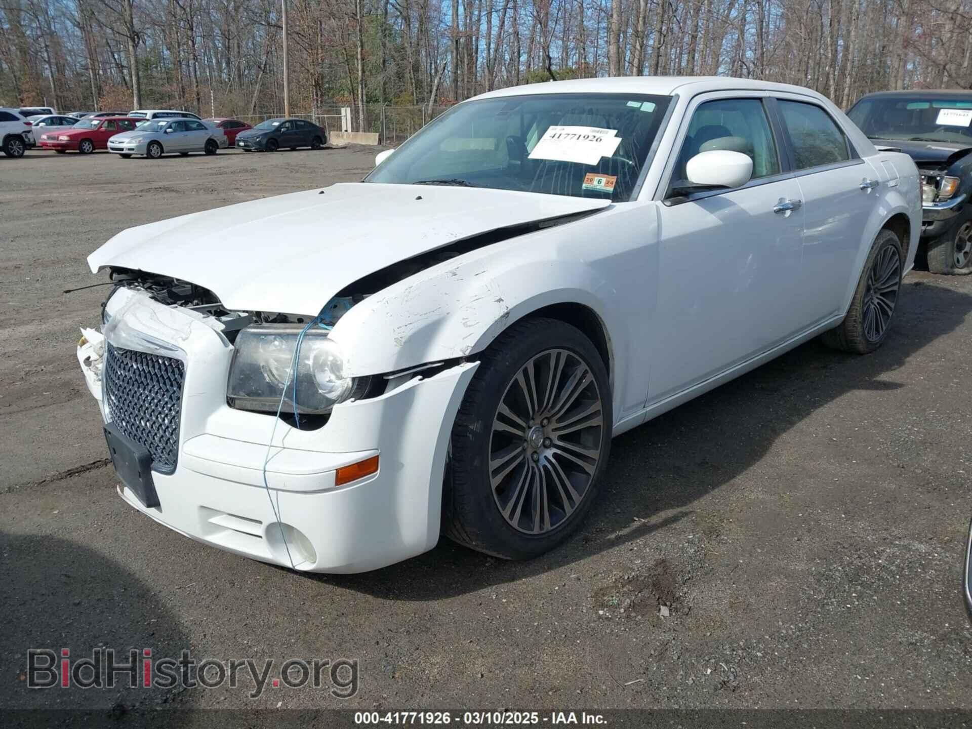 2010 CHRYSLER 300C - VIN: 2C3CA9CT7AH273085 - Фото 2