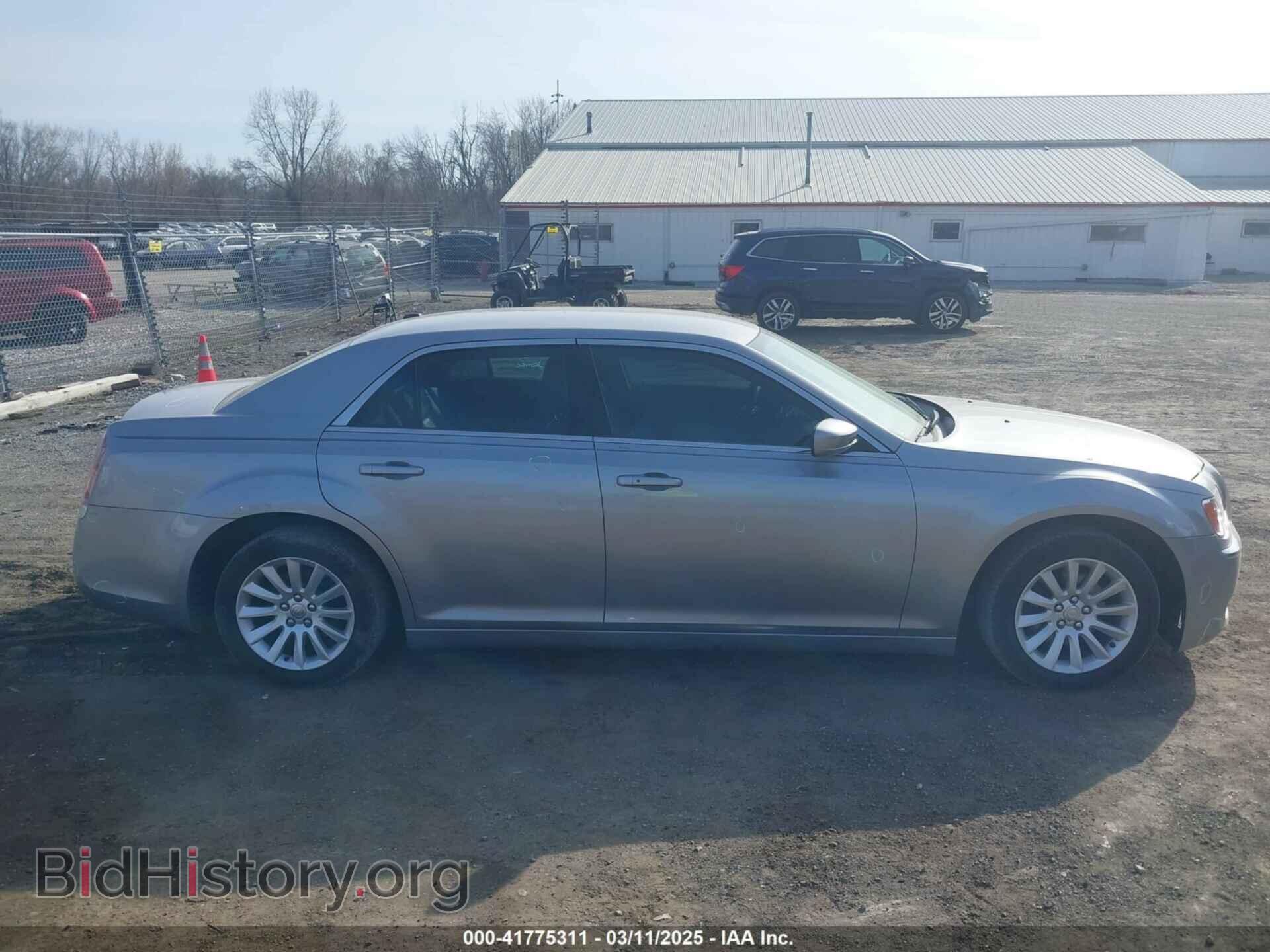 2014 CHRYSLER 300 - VIN: 2C3CCAAG3EH136426 - Фото 13