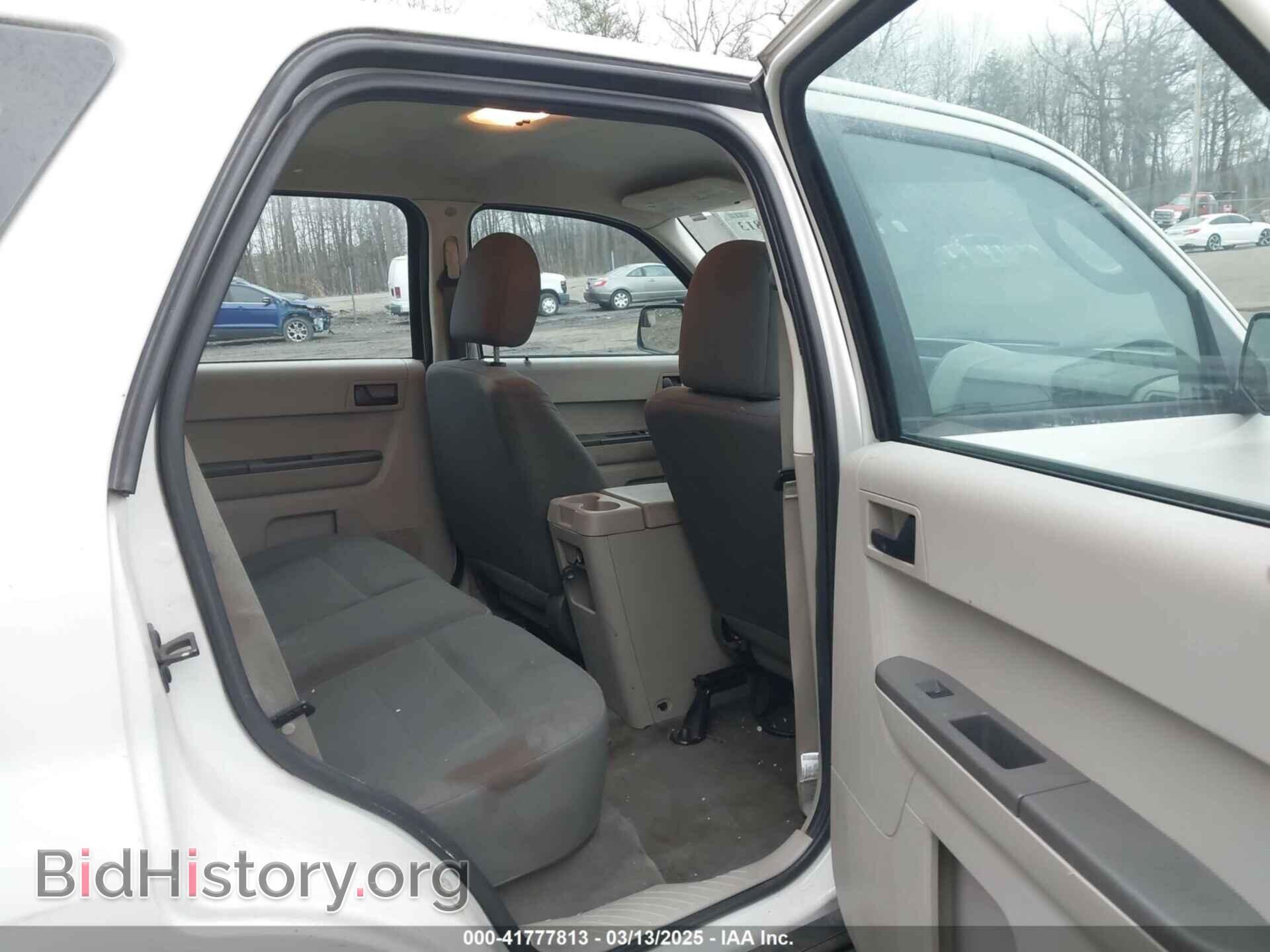 2011 FORD ESCAPE - VIN: 1FMCU0C74BKB36211 - Фото 8