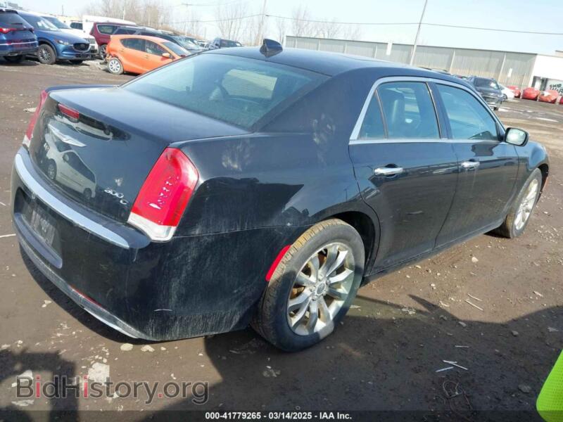 2015 Chrysler 300C (VIN 2C3CCAKG2FH781973) — photo 4 of 17