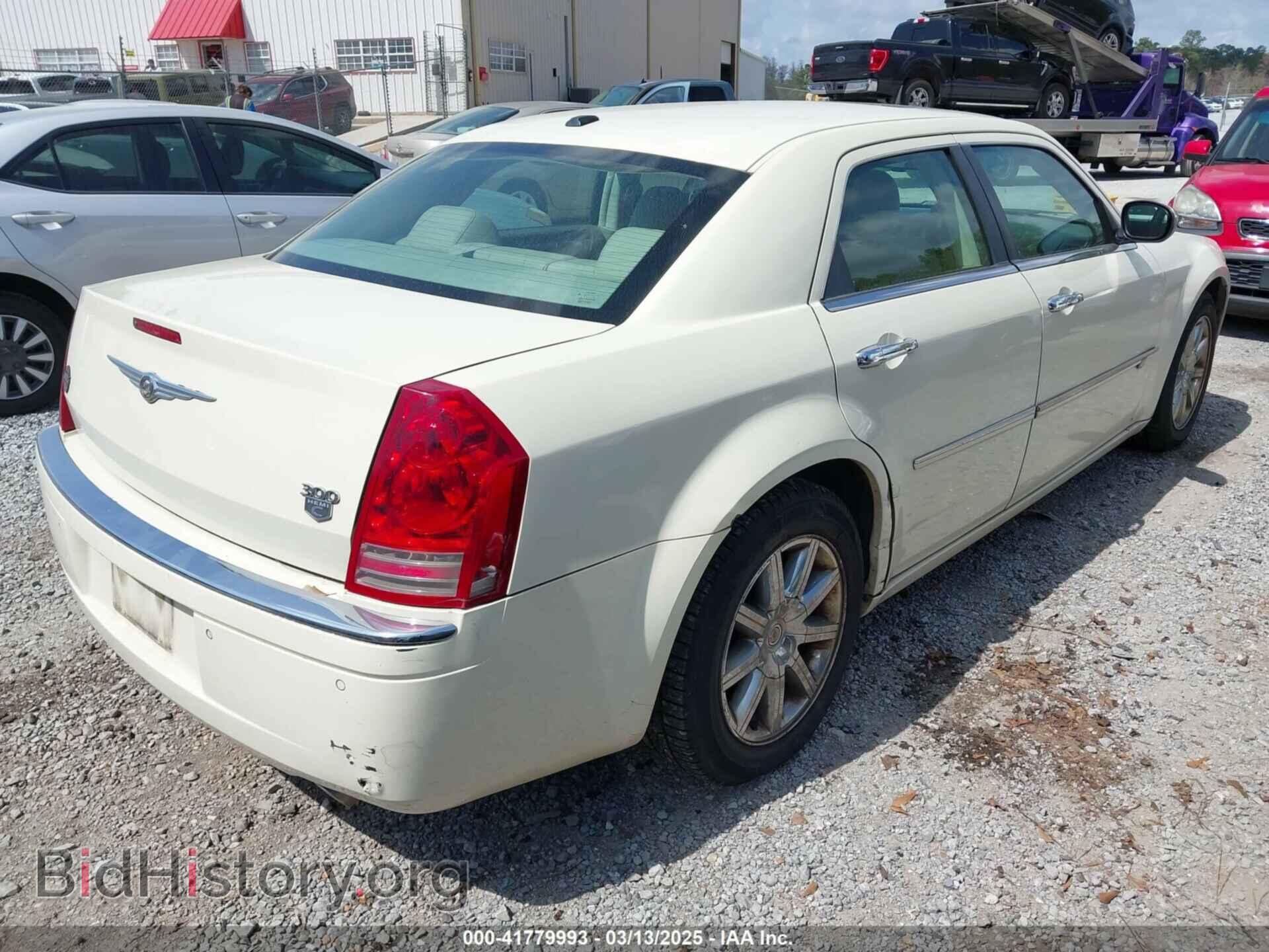 2010 CHRYSLER 300C - VIN: 2C3CA6CT6AH114461 - Фото 4