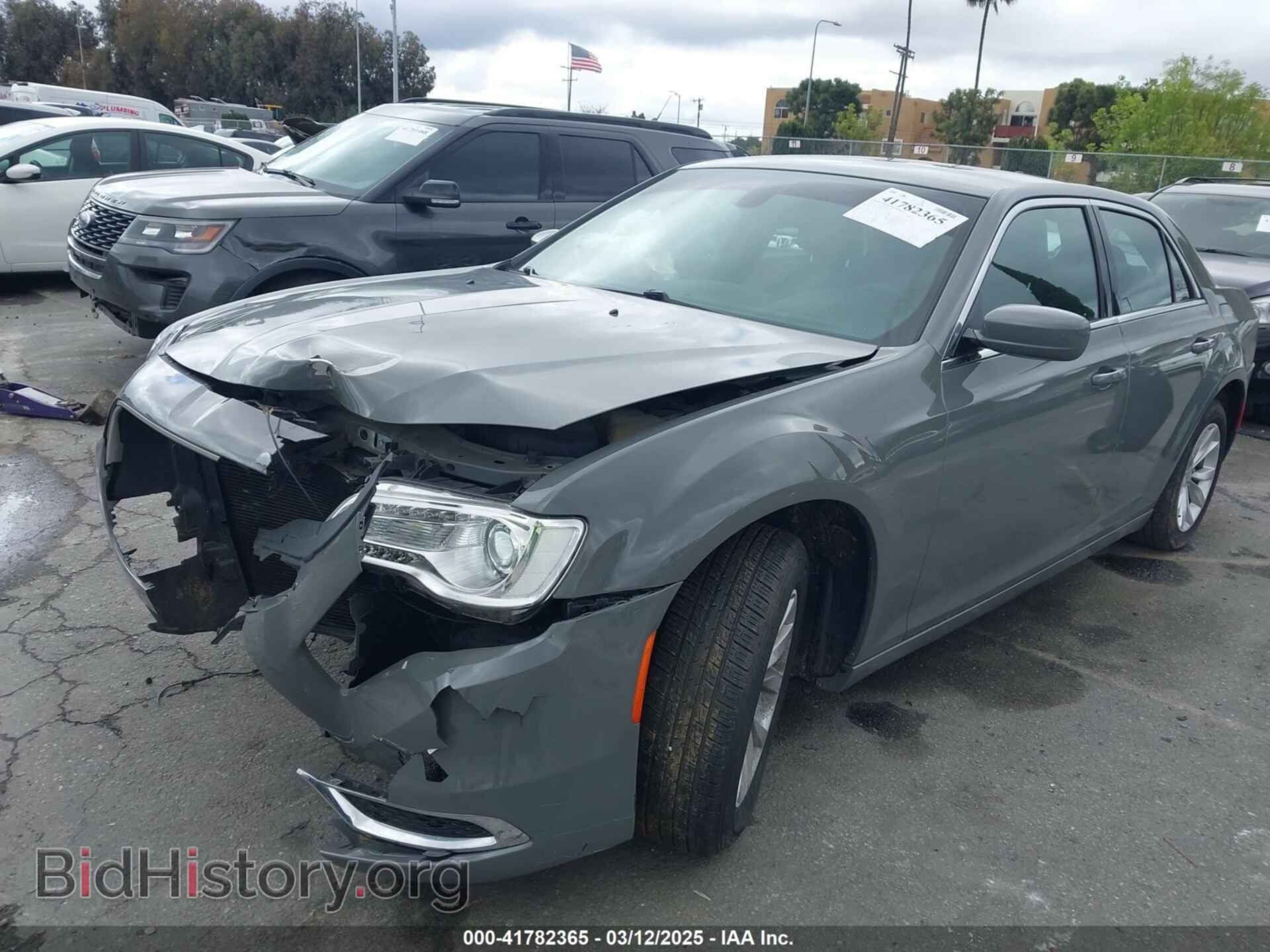 2019 CHRYSLER 300 - VIN: 2C3CCAAGXKH511725 - Фото 18