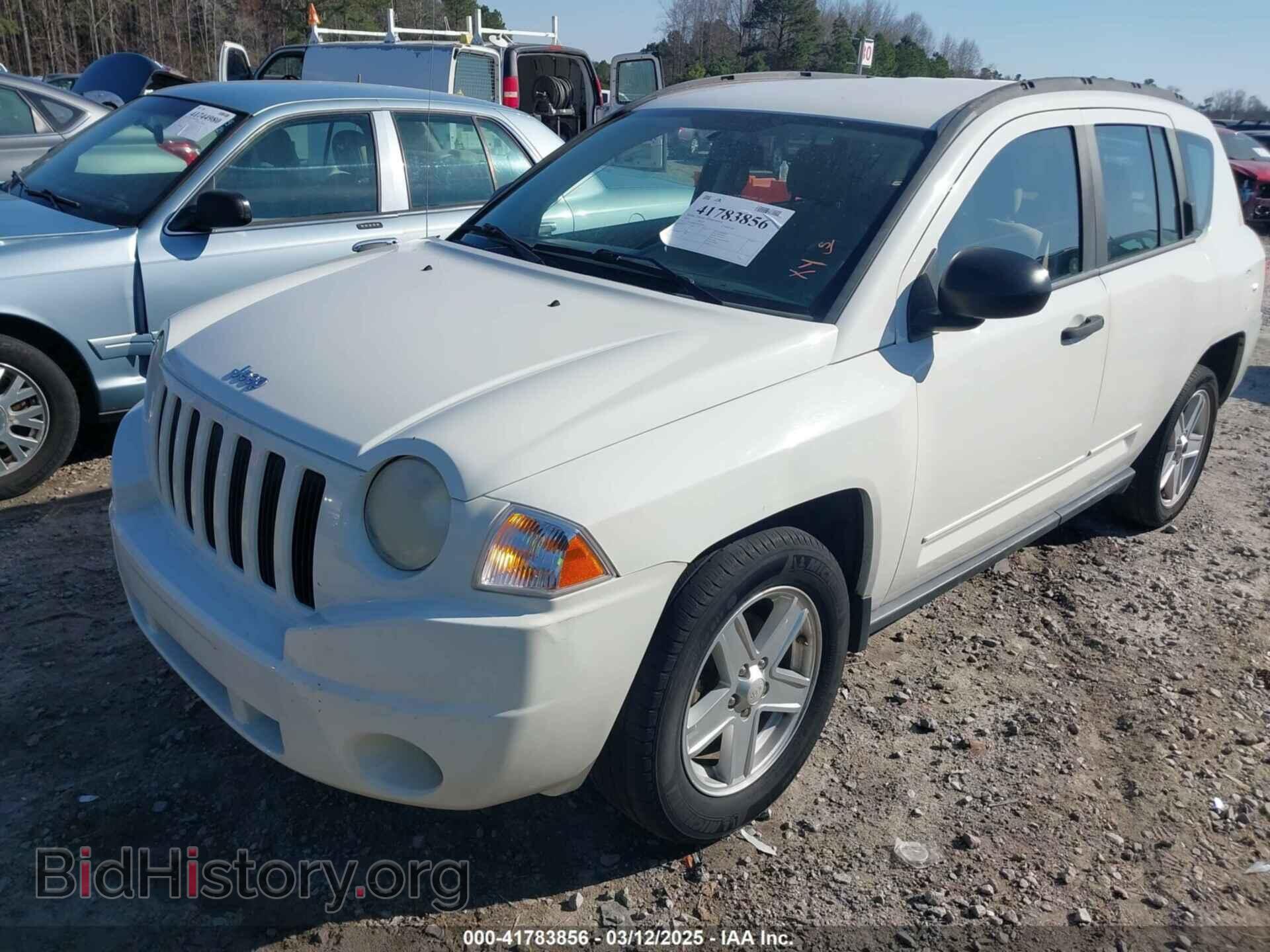 2010 JEEP COMPASS - VIN: 1J4NT4FB4AD516069 - Фото 2