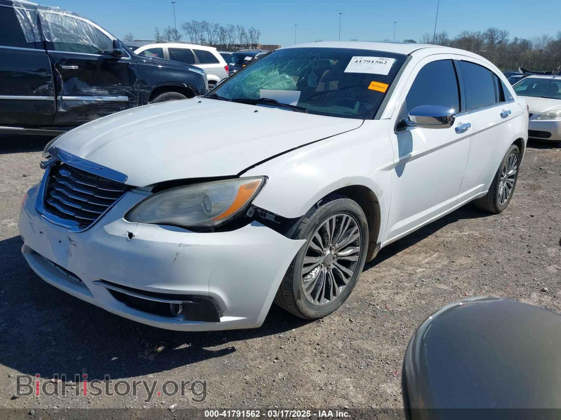 2013 CHRYSLER 200 - VIN: 1C3CCBCG5DN553457 - Фото 2