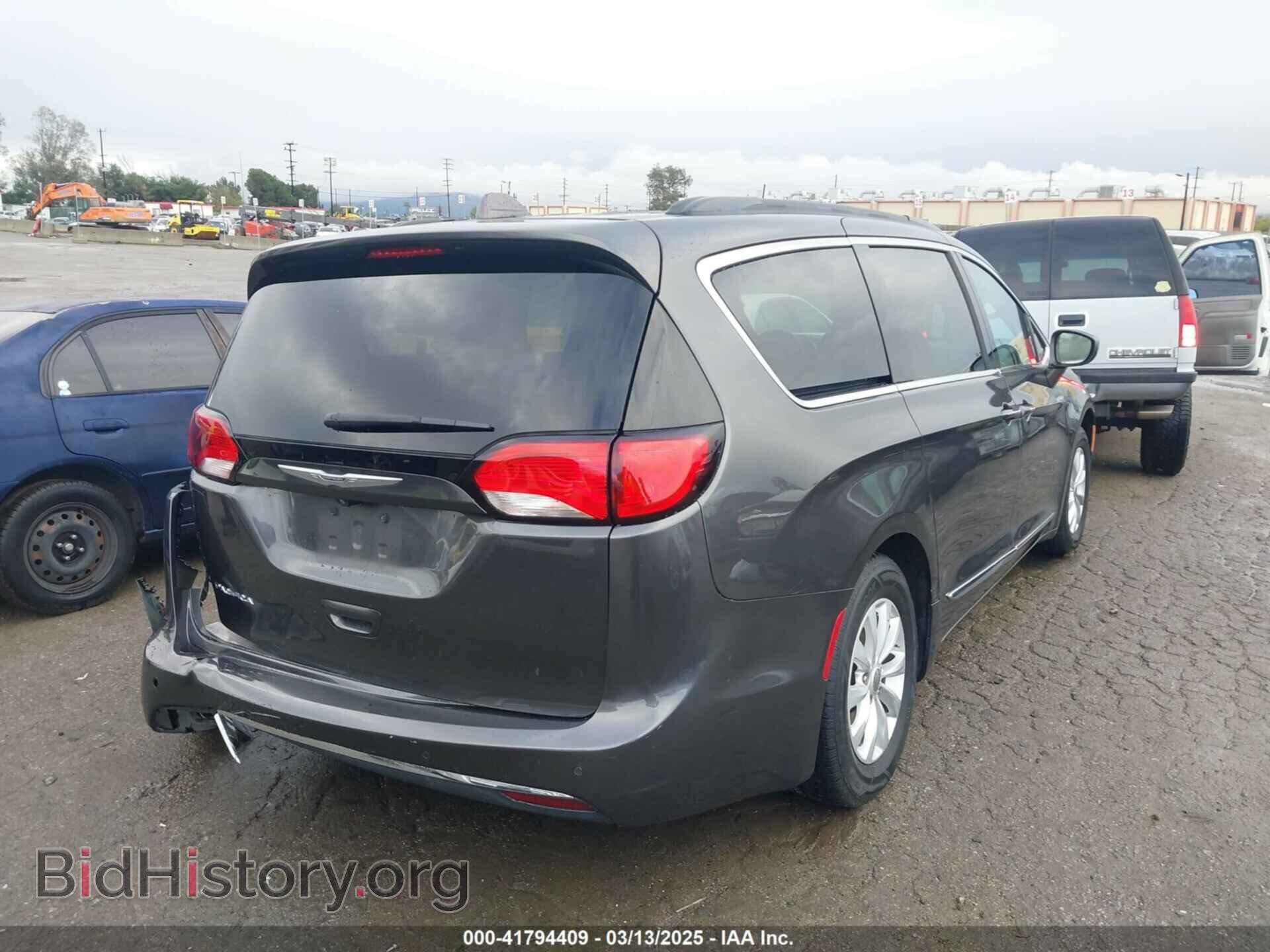 2017 CHRYSLER PACIFICA - VIN: 2C4RC1BG6HR621887 - Фото 4