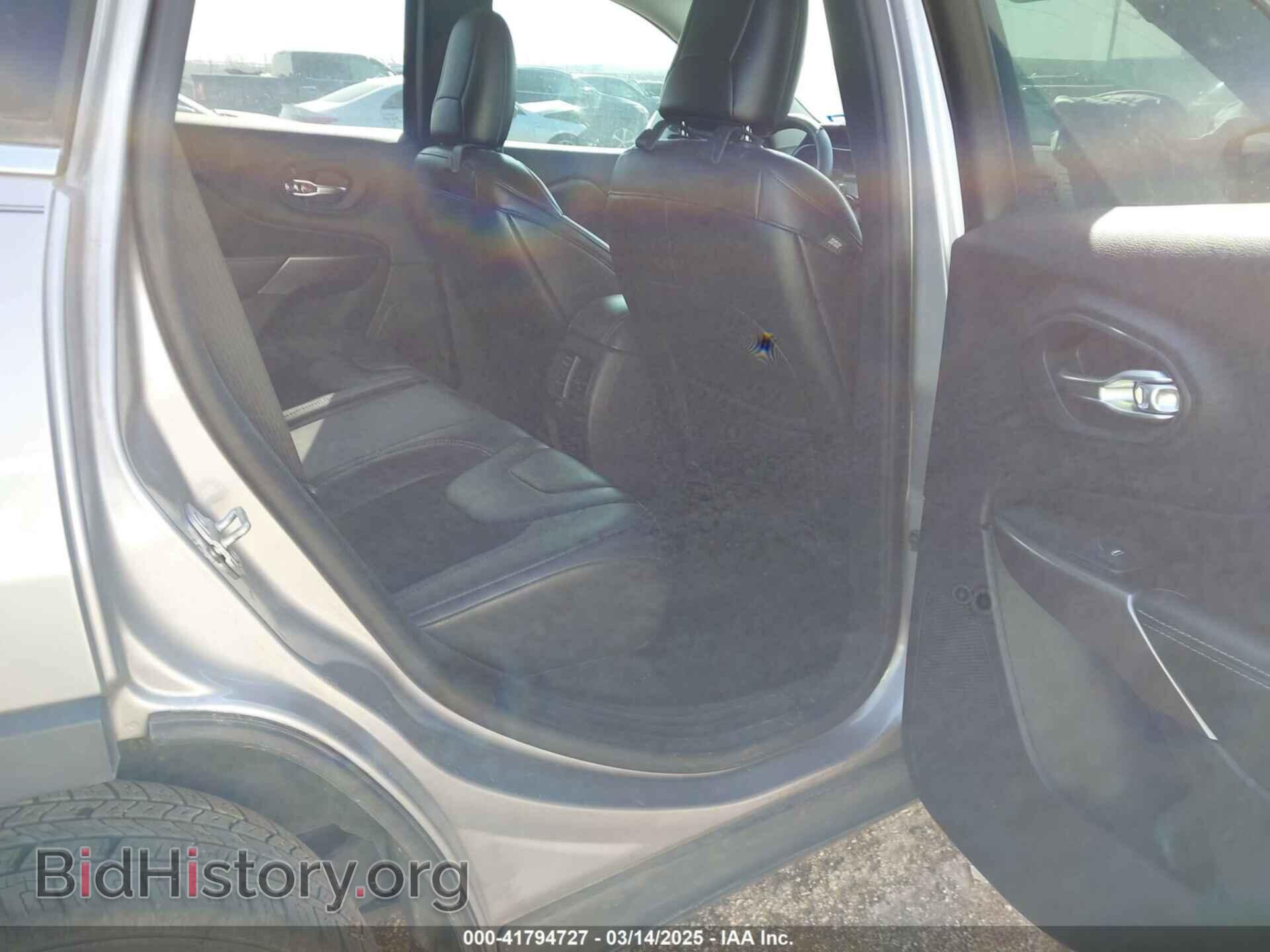 2019 JEEP CHEROKEE - VIN: 1C4PJLLB0KD419780 - Фото 8