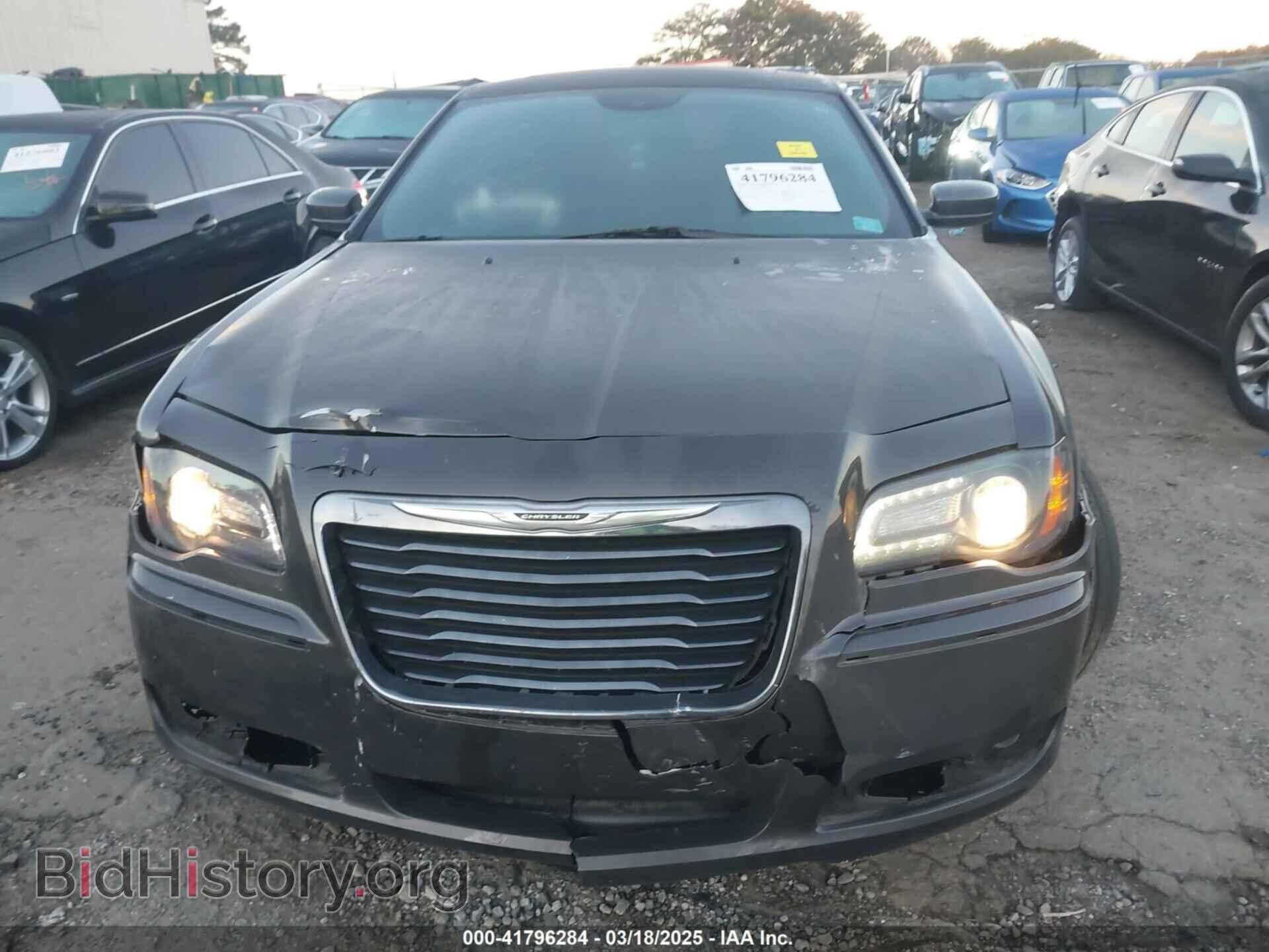 2014 CHRYSLER 300 - VIN: 2C3CCABG2EH352220 - Фото 6