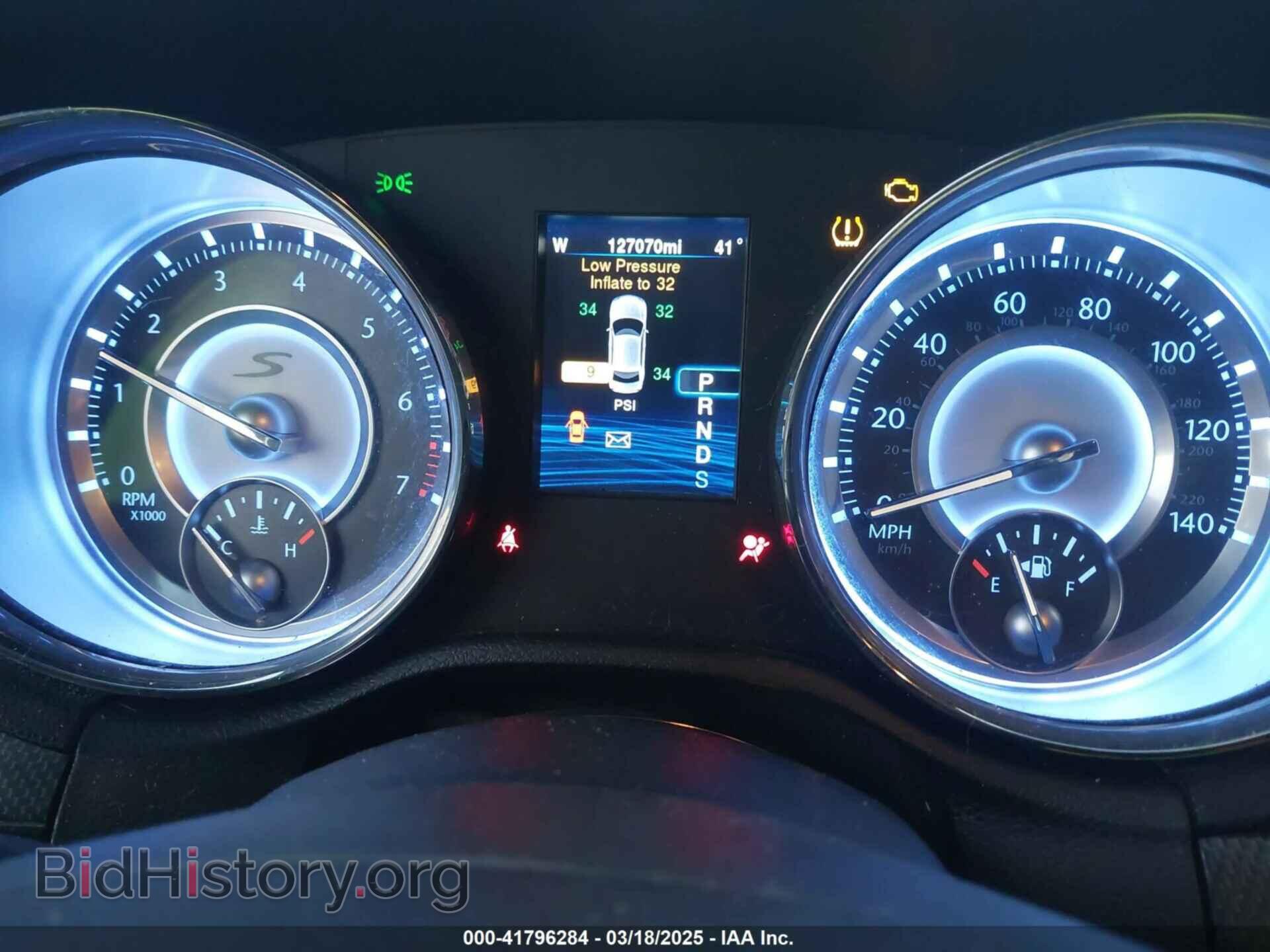 2014 CHRYSLER 300 - VIN: 2C3CCABG2EH352220 - Фото 7