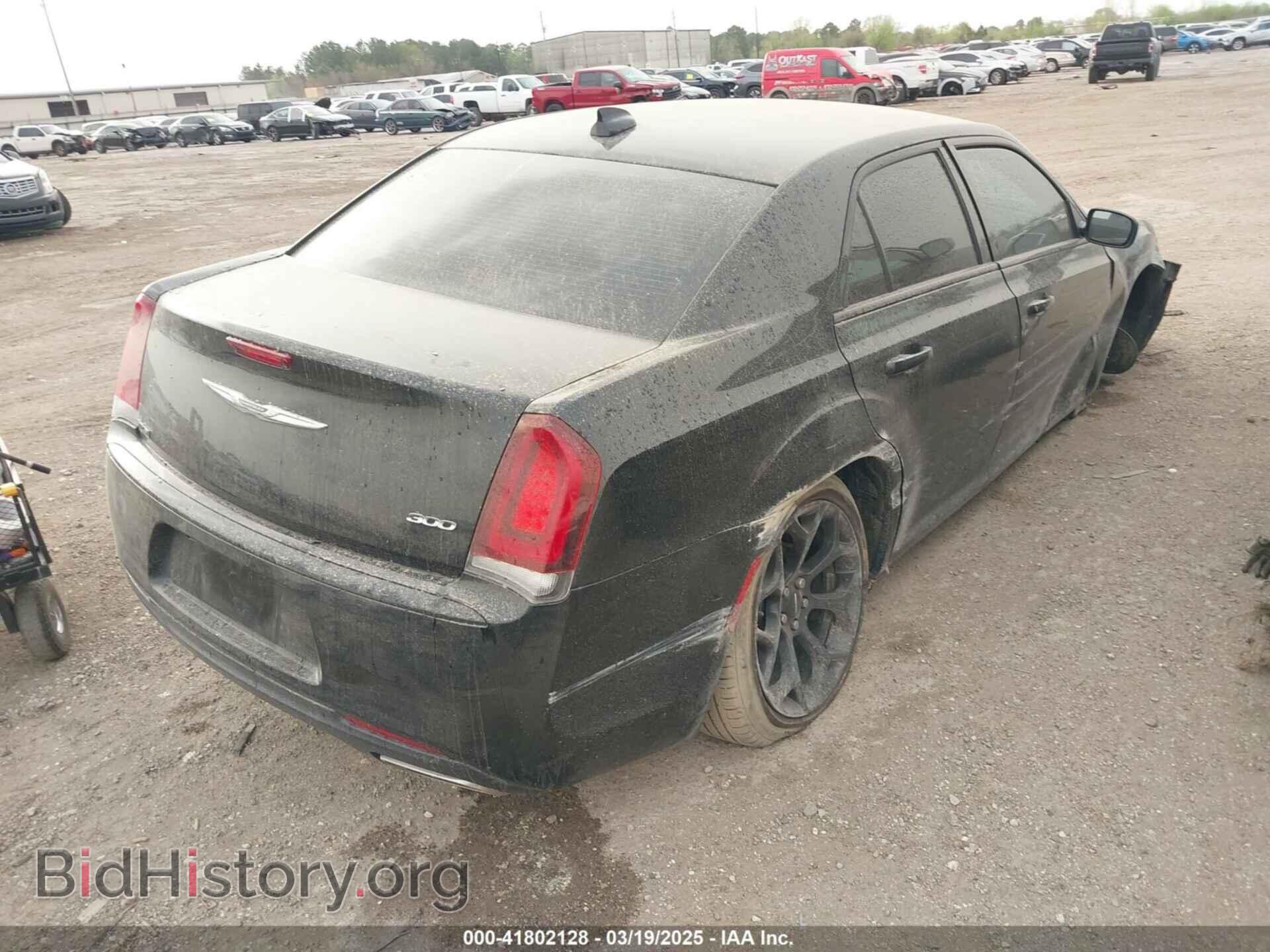 2019 CHRYSLER 300 - VIN: 2C3CCAAG8KH728996 - Фото 4