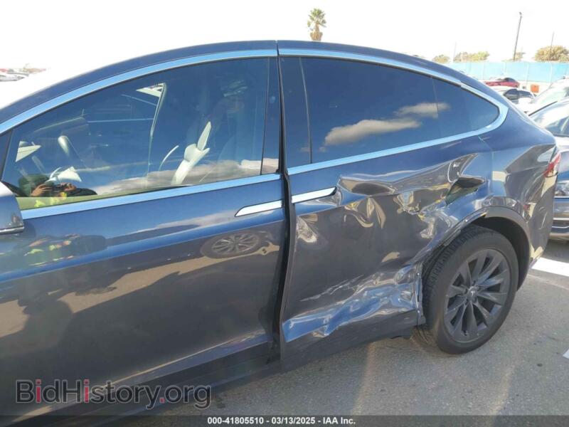 2018 Tesla MODEL X (VIN 5YJXCAE29JF136121) — photo 6 of 16