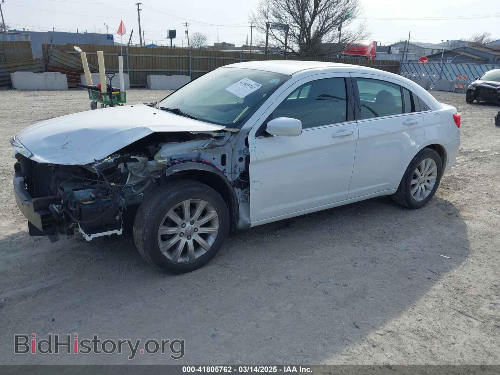2013 CHRYSLER 200 - VIN: 1C3CCBBB7DN595702 - Photo 2