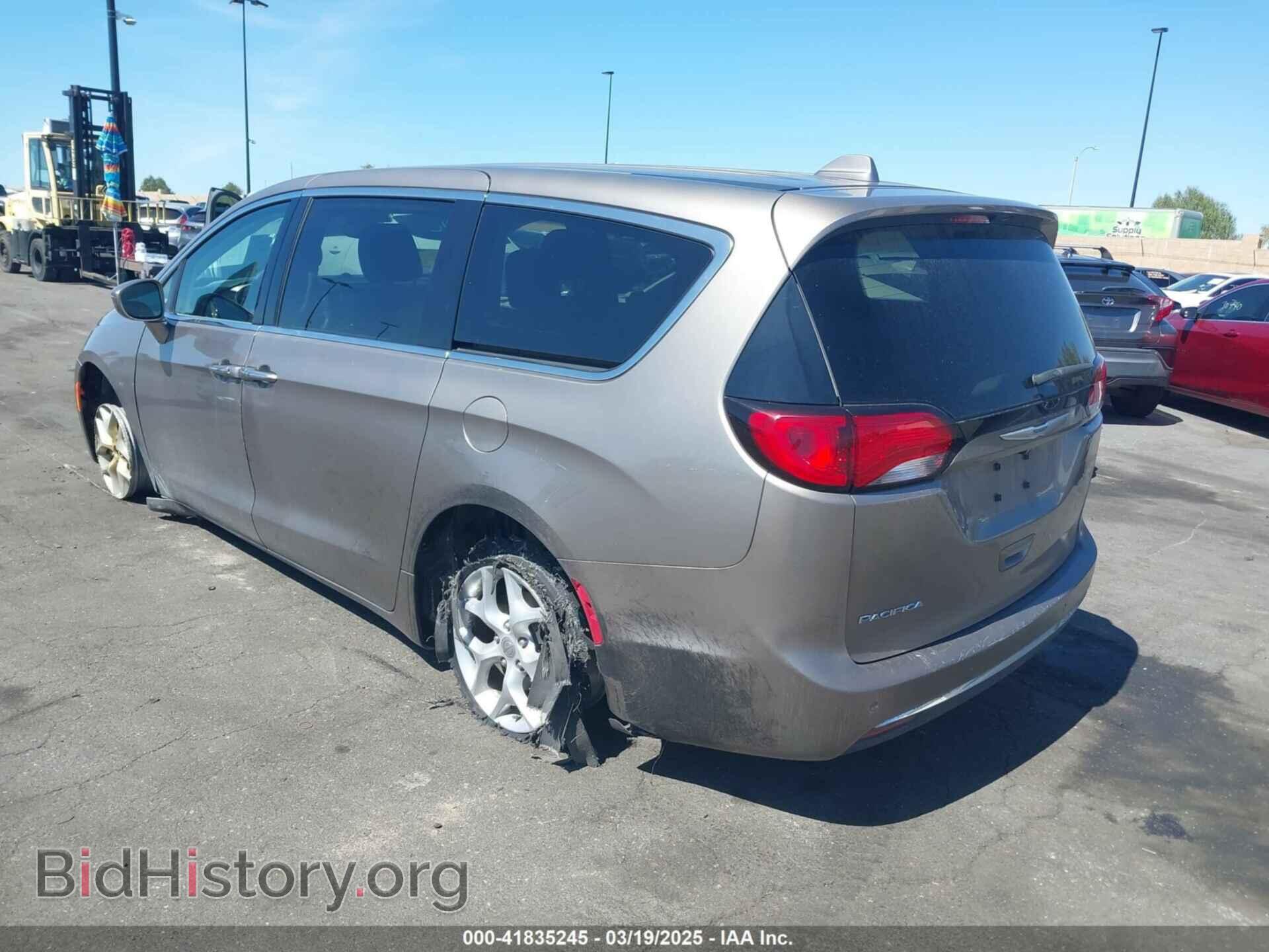 2018 CHRYSLER PACIFICA - VIN: 2C4RC1FG0JR150111 - Фото 3