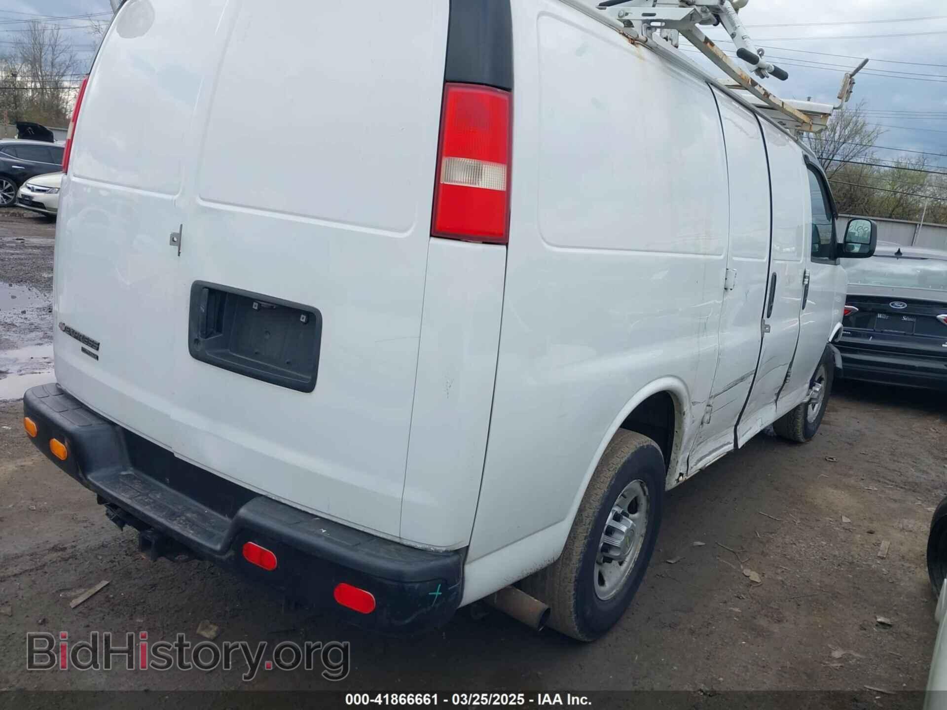 2013 CHEVROLET EXPRESS 2500 - VIN: 1GCWGFCG1D1144805 - Фото 4